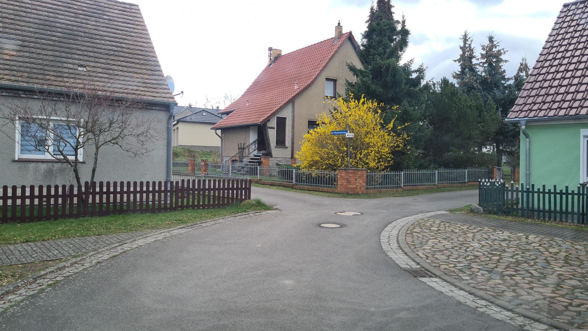 Street view near Ferienwohnung "Windmühlenberg", Crinitz — © dsmm (CC BY-SA · Mapillary)