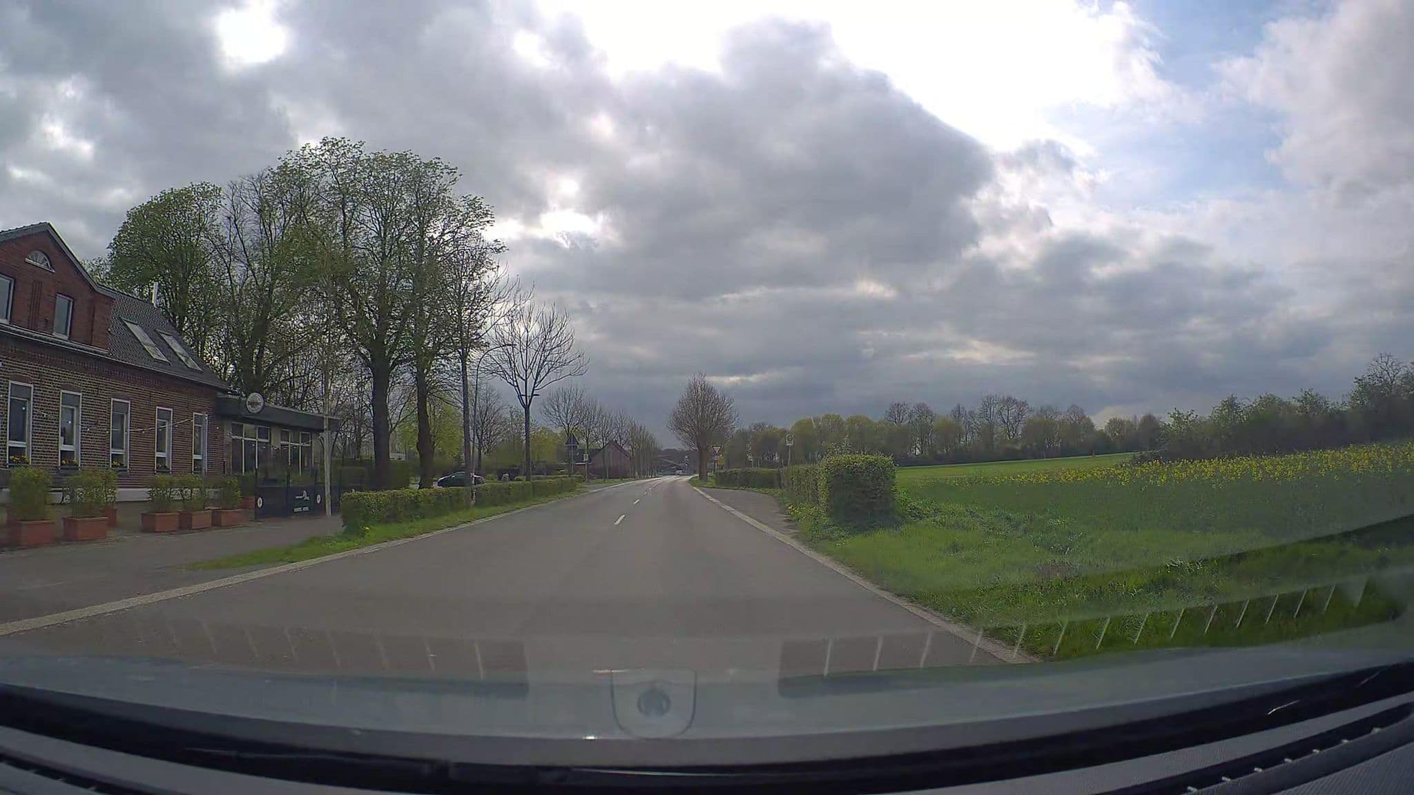 Street view near Zum Einhorn, Kevelaer — © poxonline (CC BY-SA · Mapillary)