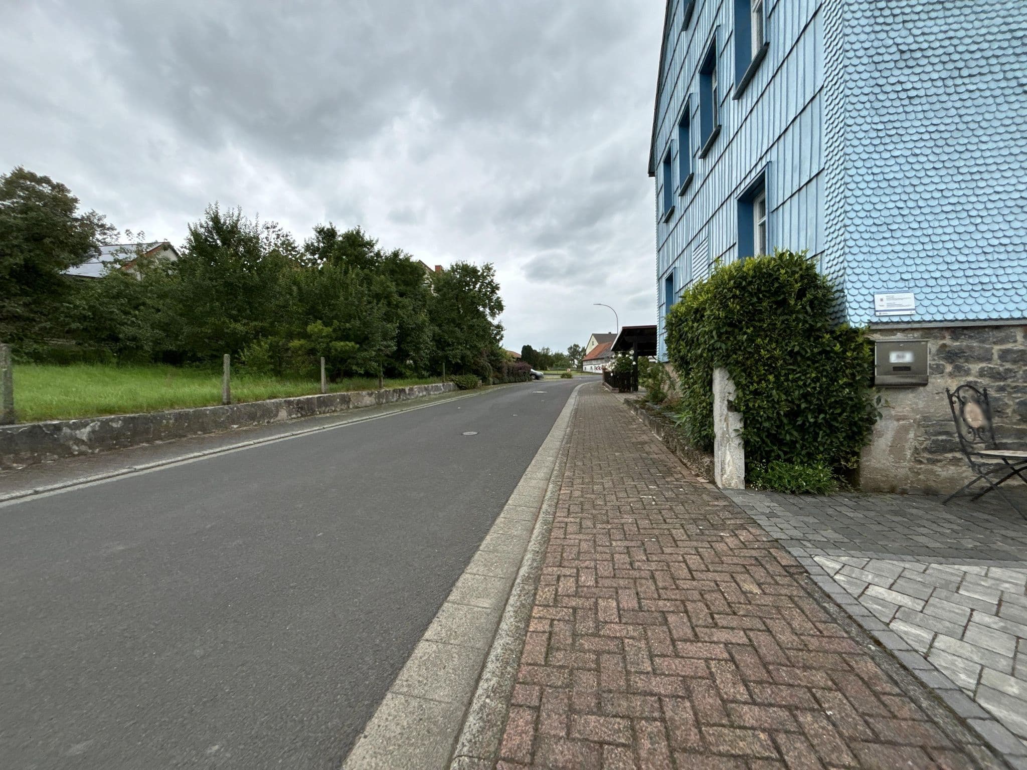 Street view near Ferienwohnungen Altes Schulhaus, Freiensteinau — © LaraBr98 (CC BY-SA · Mapillary)