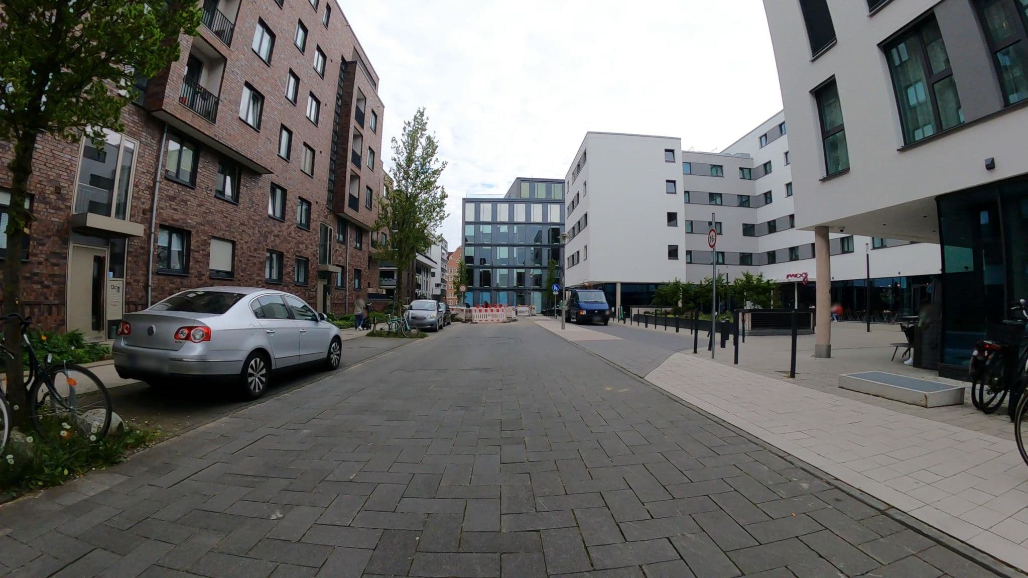 Street view near Residence Inn Hamburg Altona, Altona-Nord — © veloroute_hamburg (CC BY-SA · Mapillary)