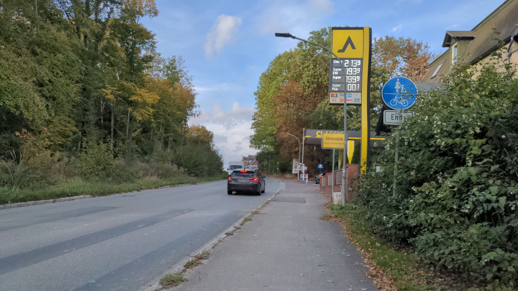Street view near Kurhaus Ahrensbök, Ahrensbök — © rasmustravemnd (CC BY-SA · Mapillary)
