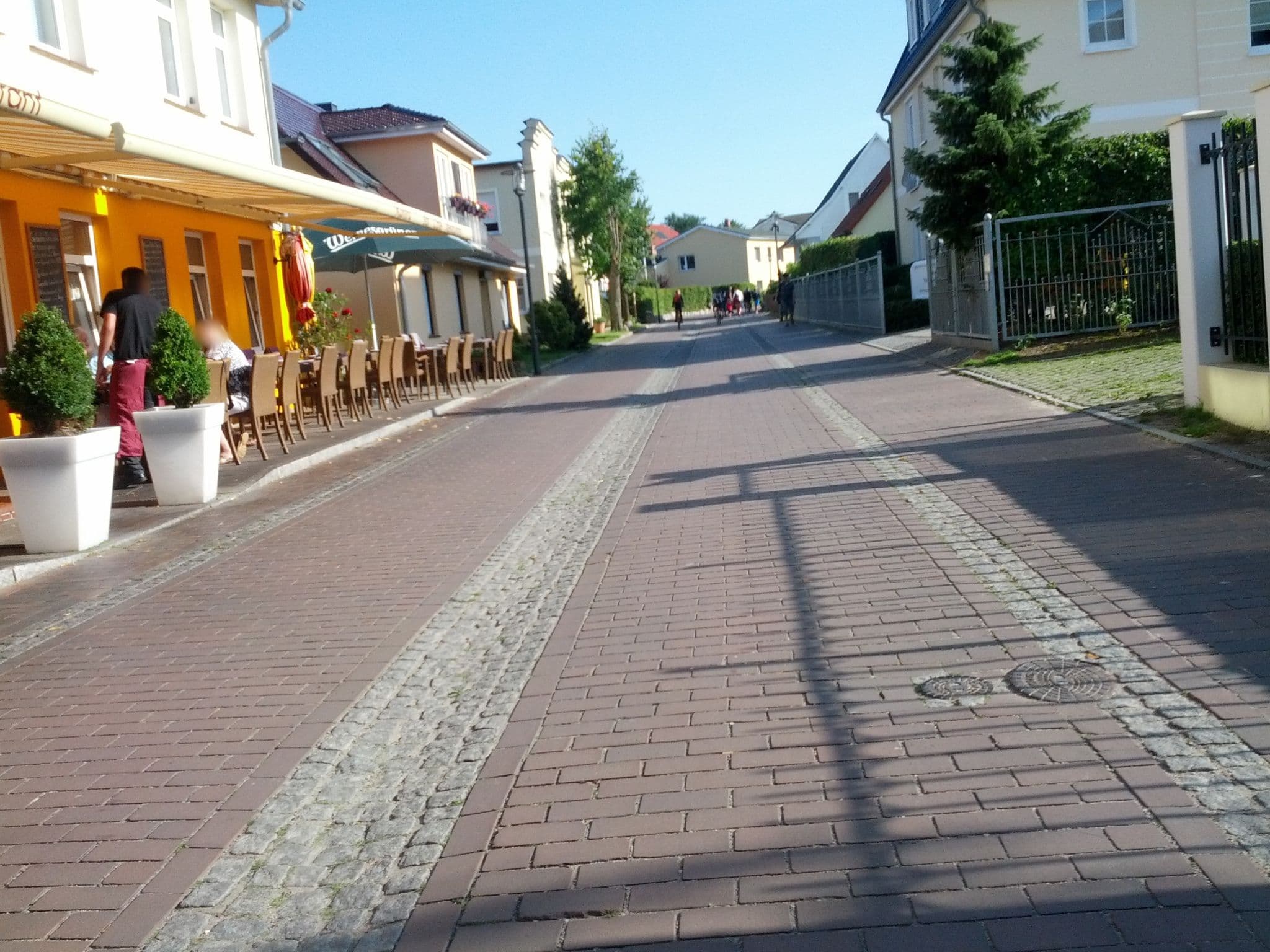 Street view near Apartment-Residenz Ostseestrand, Ostseebad Kühlungsborn — © zoegglmeyr (CC BY-SA · Mapillary)