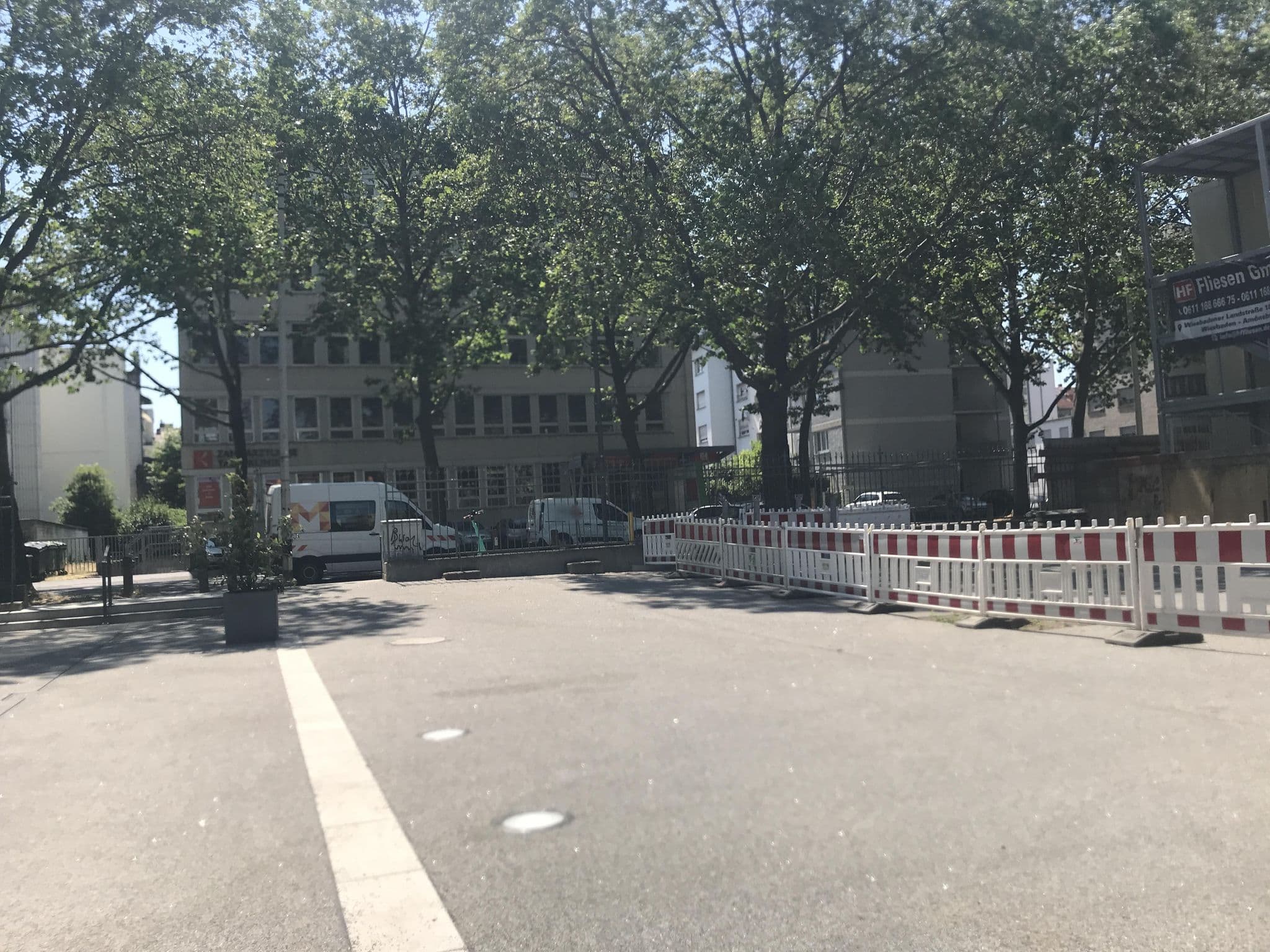 Street view near H2 Hotel Mainz, Kastel — © miguel_andrade (CC BY-SA · Mapillary)
