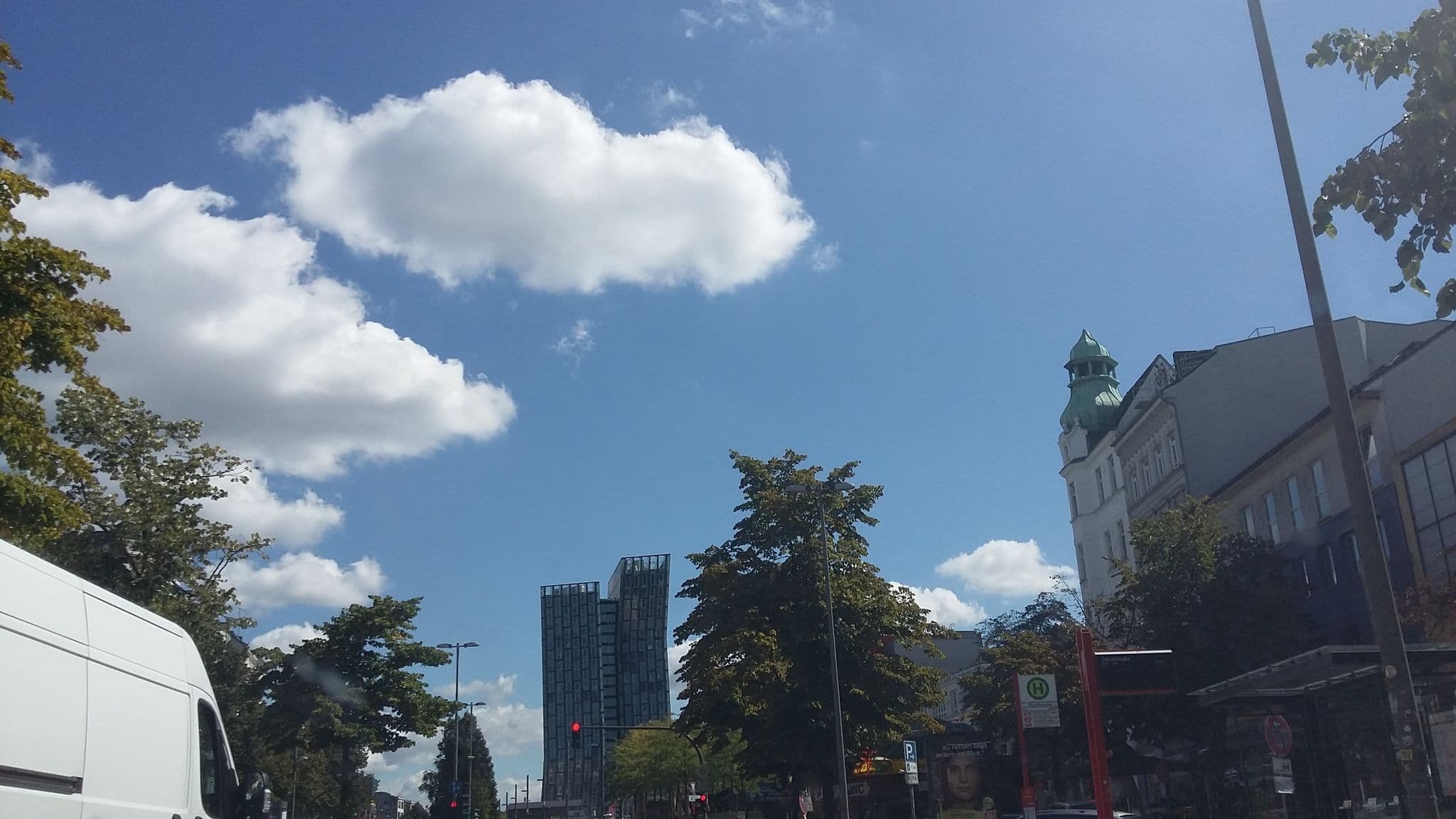 Street view near Hotel Lucky´s Inn, St. Pauli — © maturion (CC BY-SA · Mapillary)