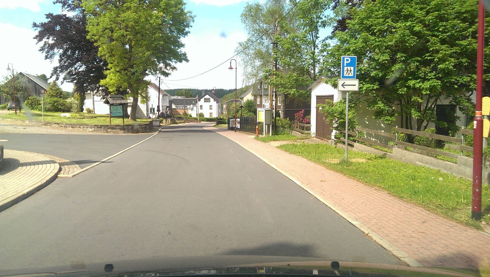 Street view near Zur Post, Geraberg — © bufonto (CC BY-SA · Mapillary)