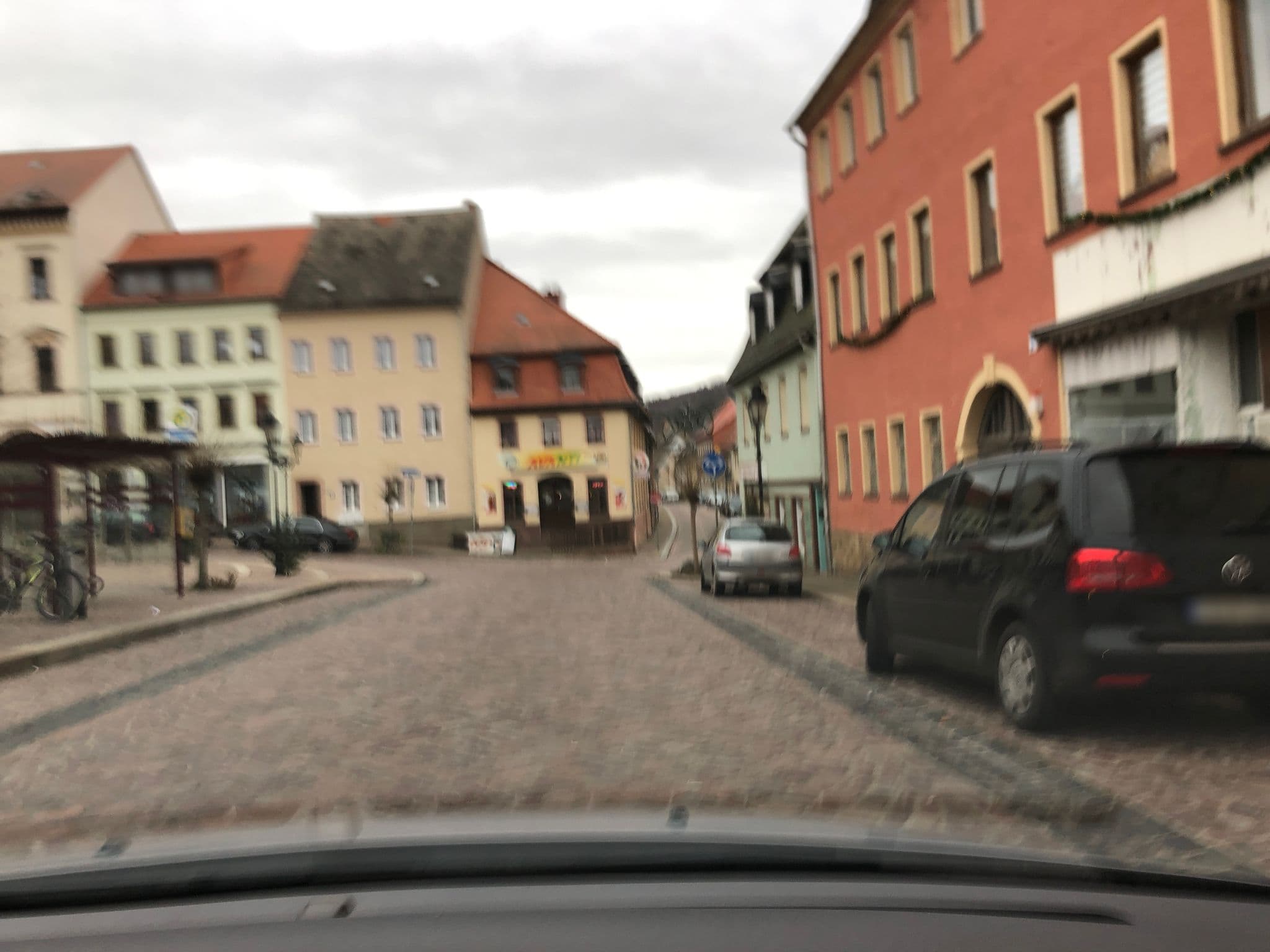 Street view near Roßweiner Hof Familie Liebscher, Roßwein — © bejotel (CC BY-SA · Mapillary)