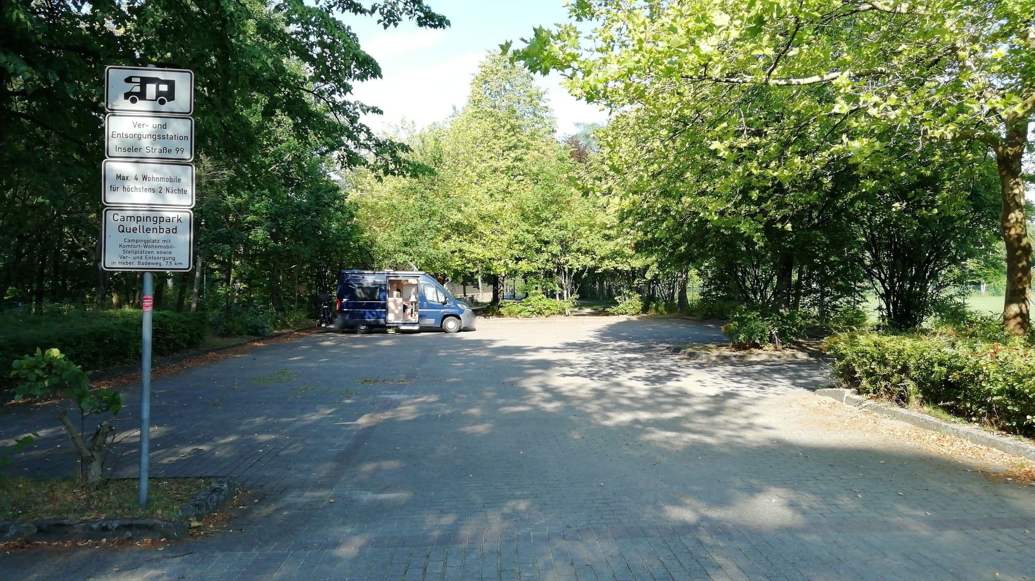 Street view near Wohnmobilstellplatz am Osterwald, Schneverdingen — © fischtown (CC BY-SA · Mapillary)