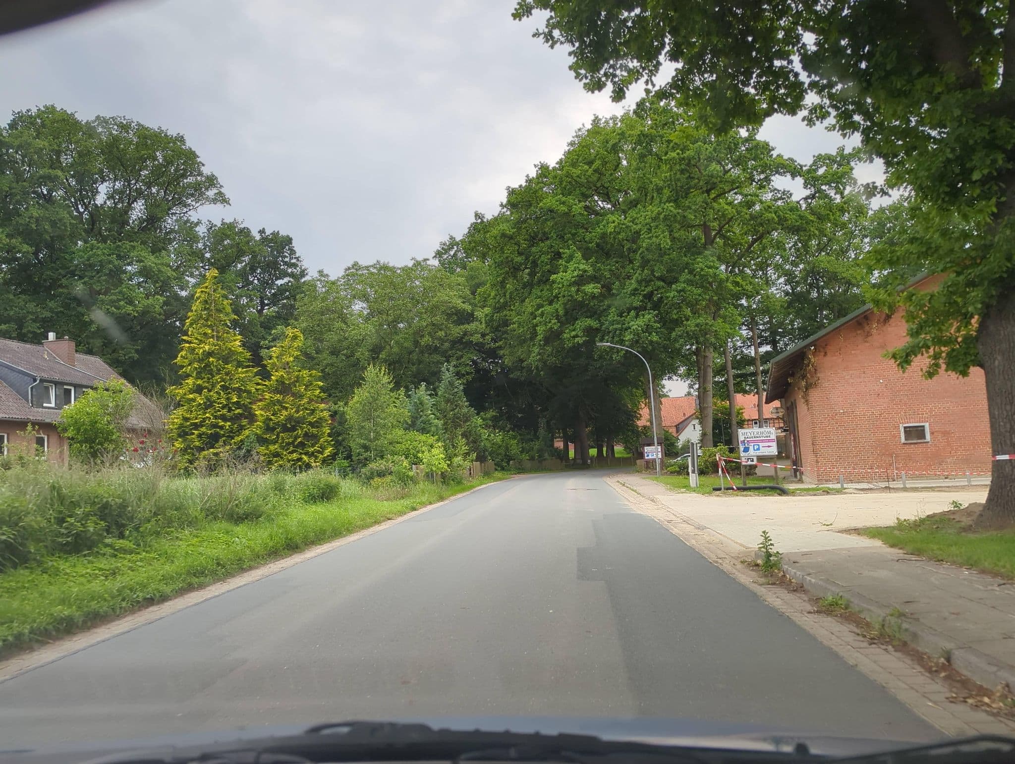 Street view near Meyerhöms Bauernstube Schlaffässer, Hermannsburg — © hotteliene (CC BY-SA · Mapillary)