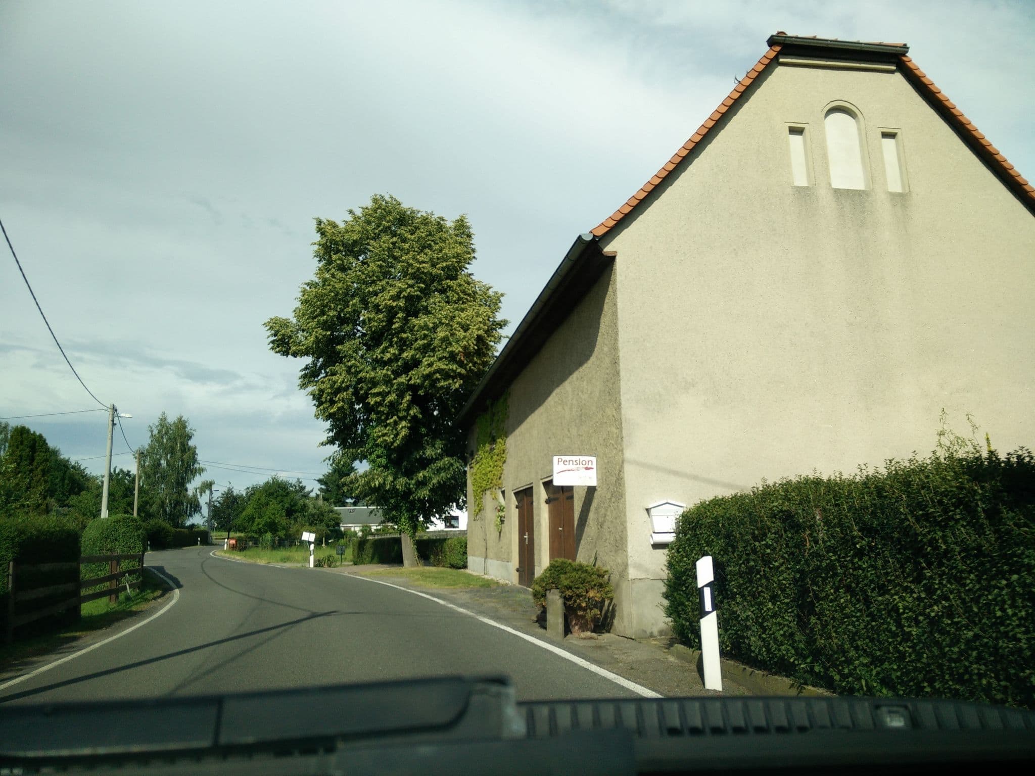 Street view near Pension Pappelhof, Bad Lausick — © shogun (CC BY-SA · Mapillary)