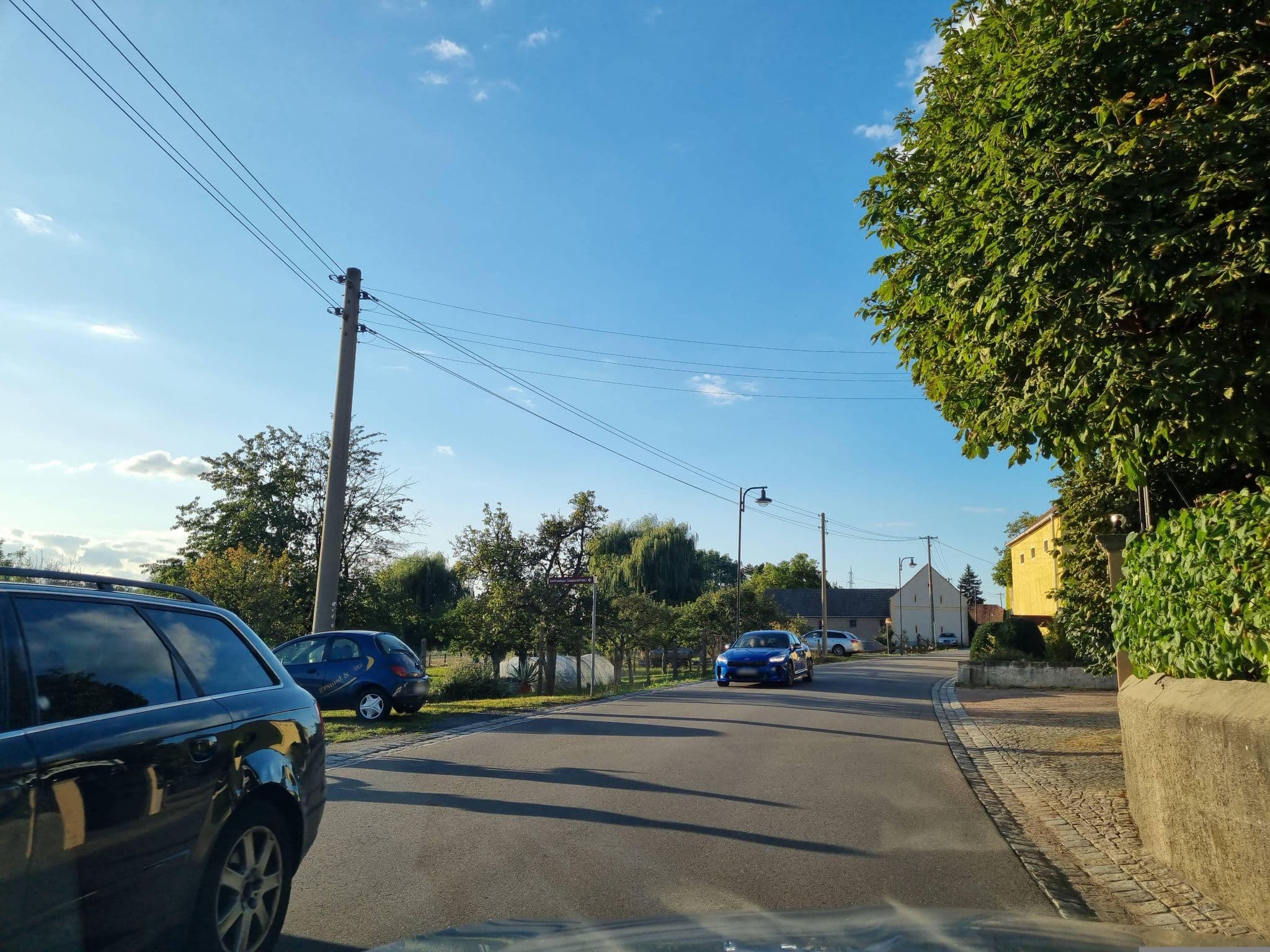 Street view near Seußlitzer Weinstuben und Hotel, Weißig — © dsmm (CC BY-SA · Mapillary)