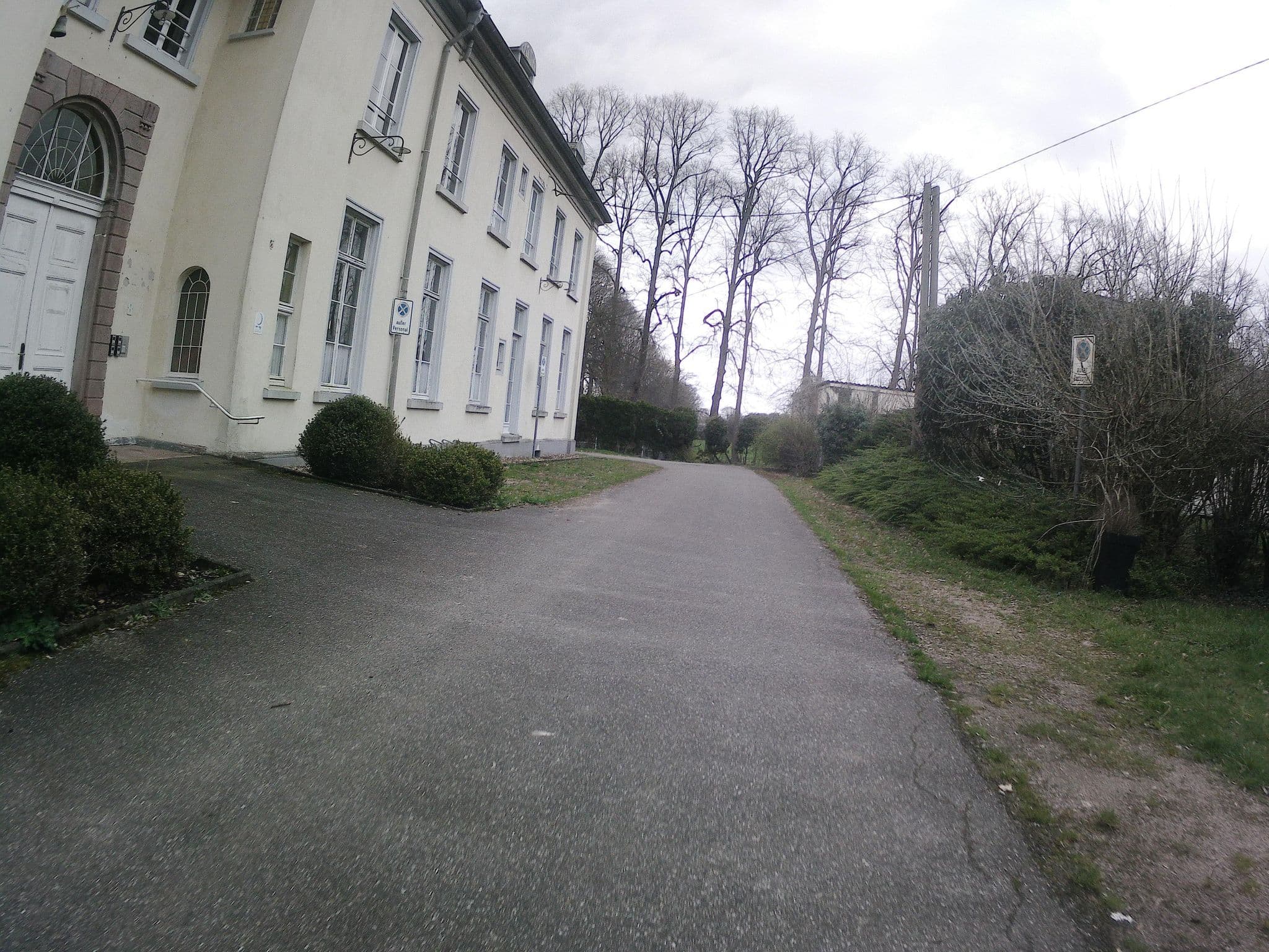 Street view near Schloss Gnadental, Kleve — © helfrich (CC BY-SA · Mapillary)