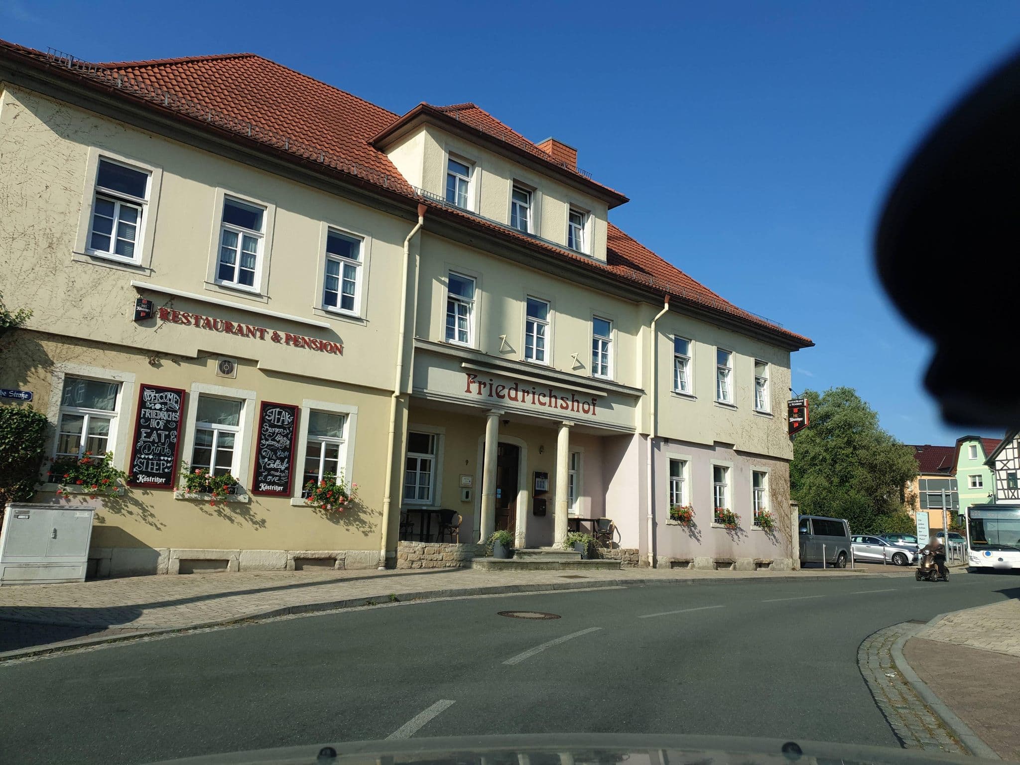 Street view near Ferienwohnungen Kirchbichler, Bad Klosterlausnitz — © canislupus (CC BY-SA · Mapillary)