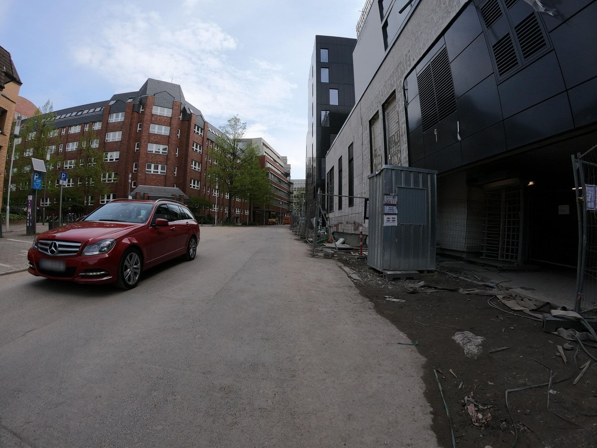 Street view near Holiday Inn Express, Bochum — © geogladbecker (CC BY-SA · Mapillary)