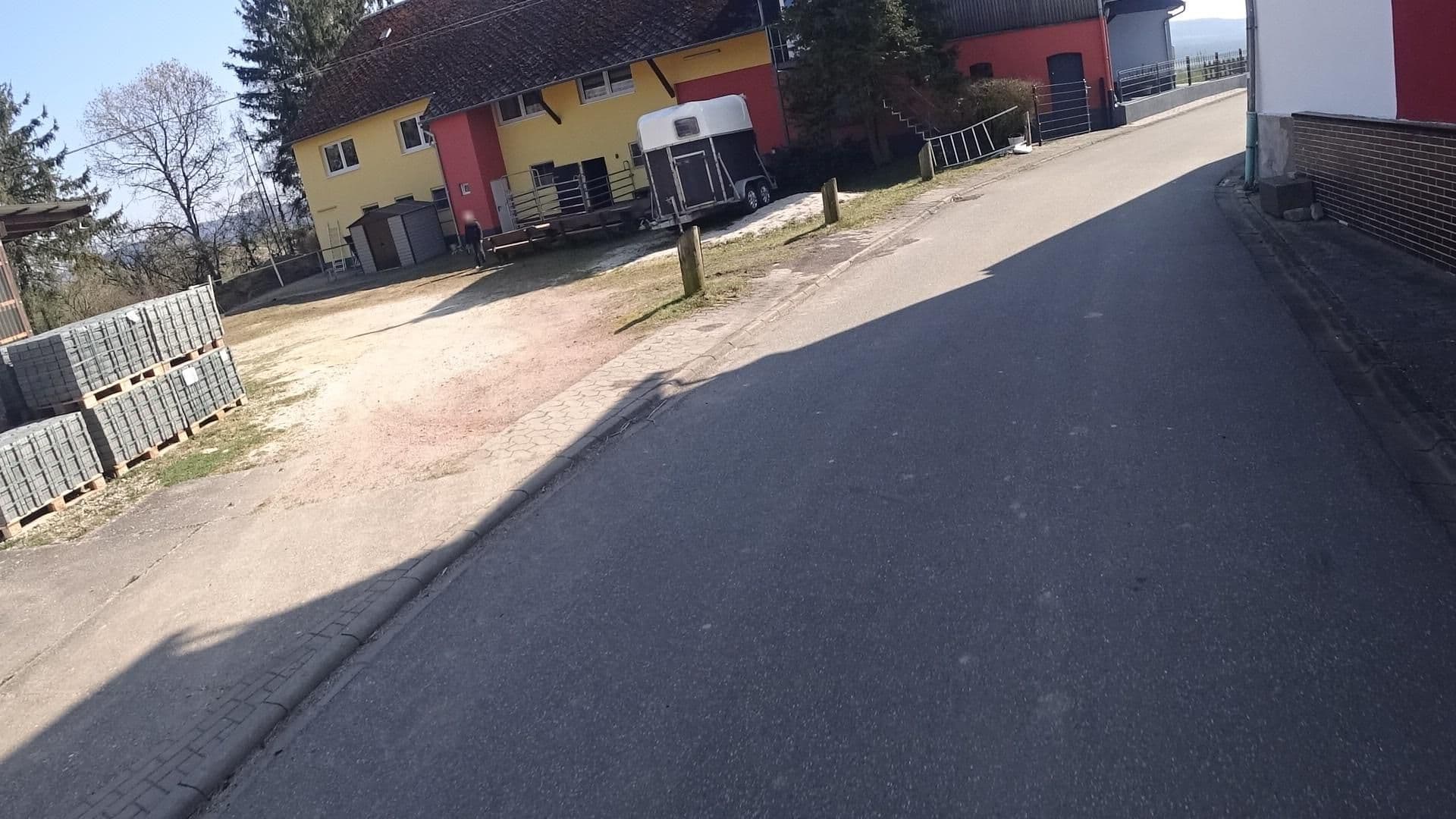 Street view near Freizeithaus Engel, Rheinböllen — © slpaxe (CC BY-SA · Mapillary)