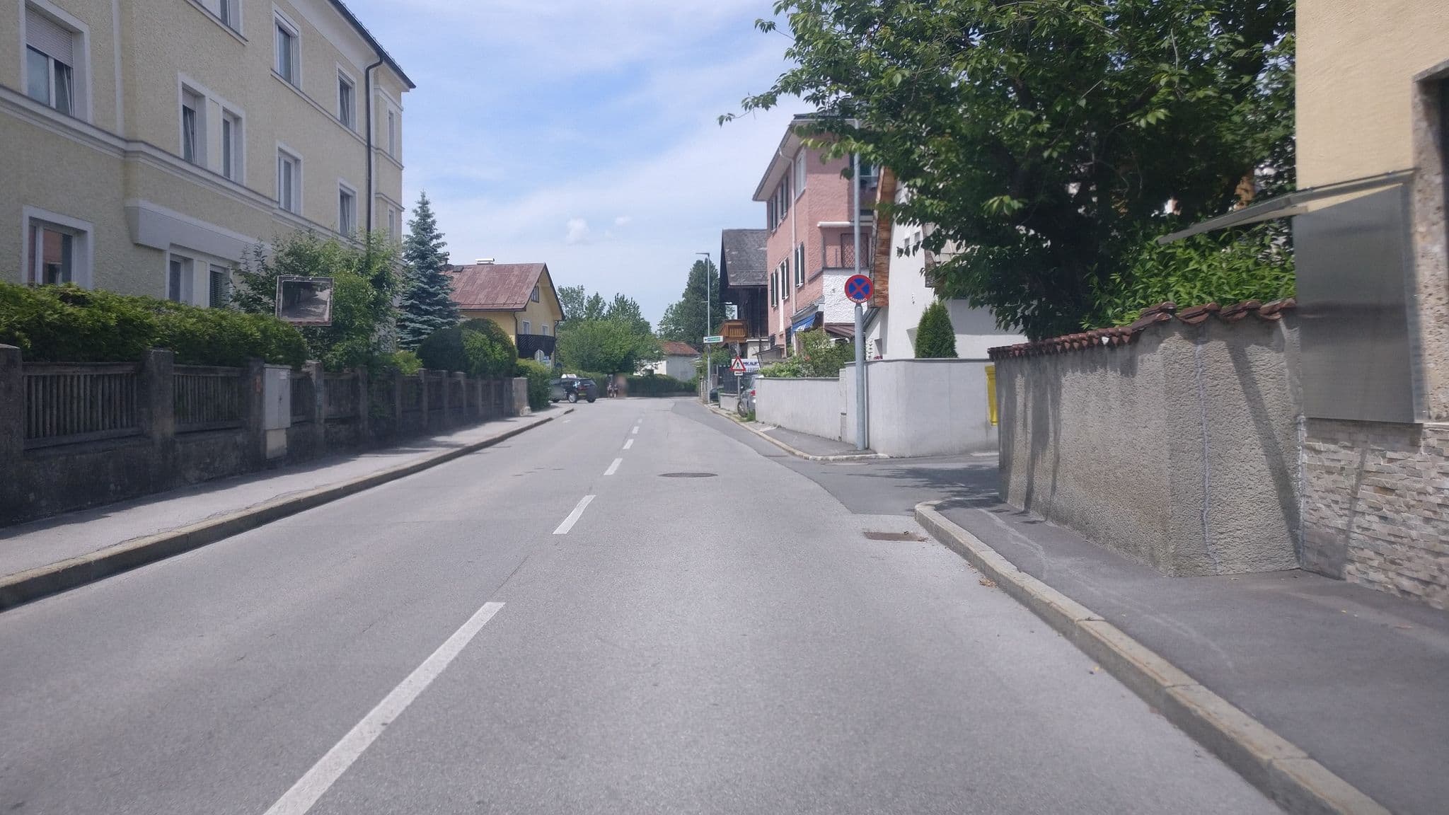 Street view near Ferienwohnung Margarethe Hochmoser, Hallein — © map_hard (CC BY-SA · Mapillary)