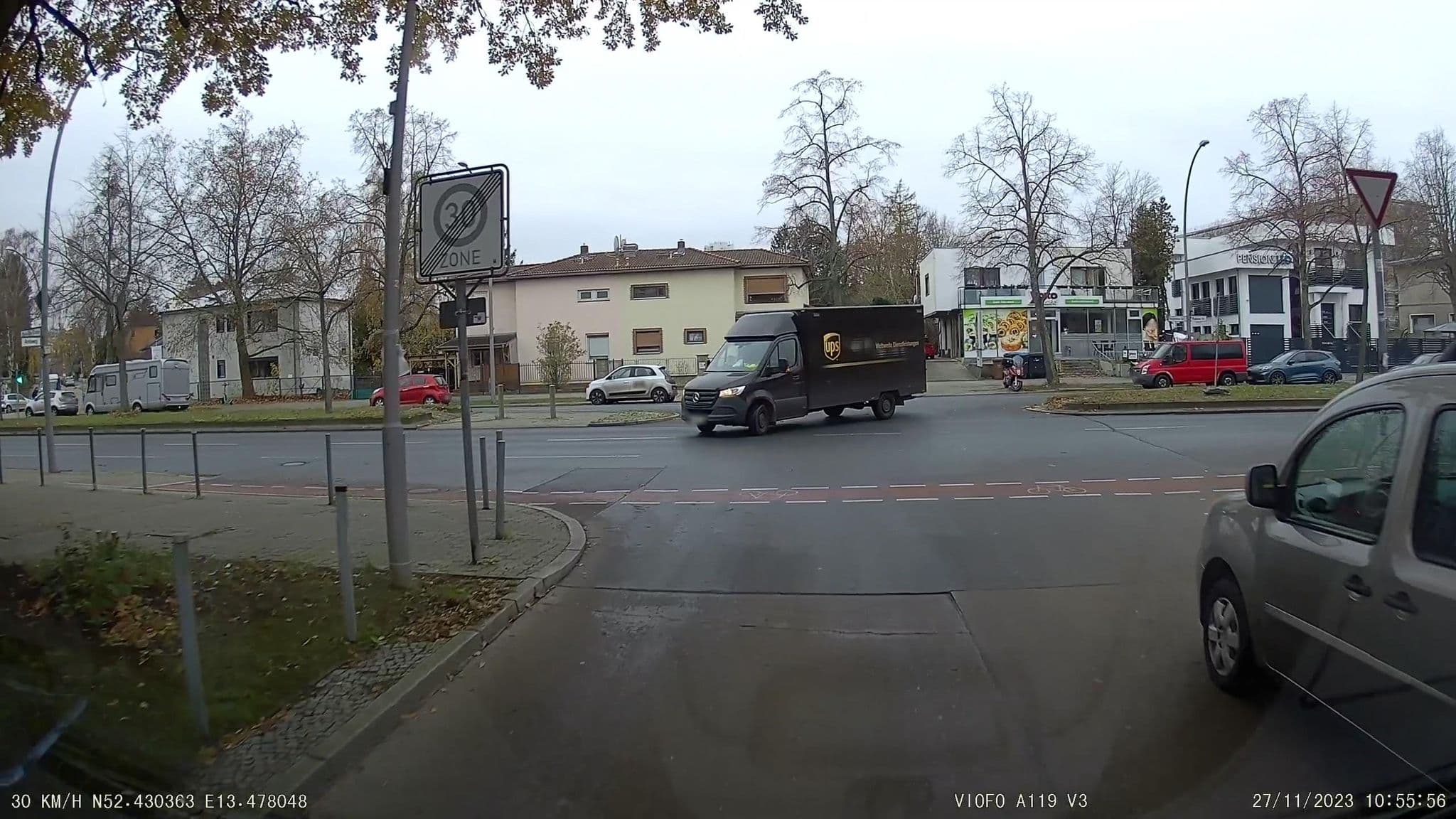 Street view near Hotel Nest, Rudow — © alexander2010 (CC BY-SA · Mapillary)