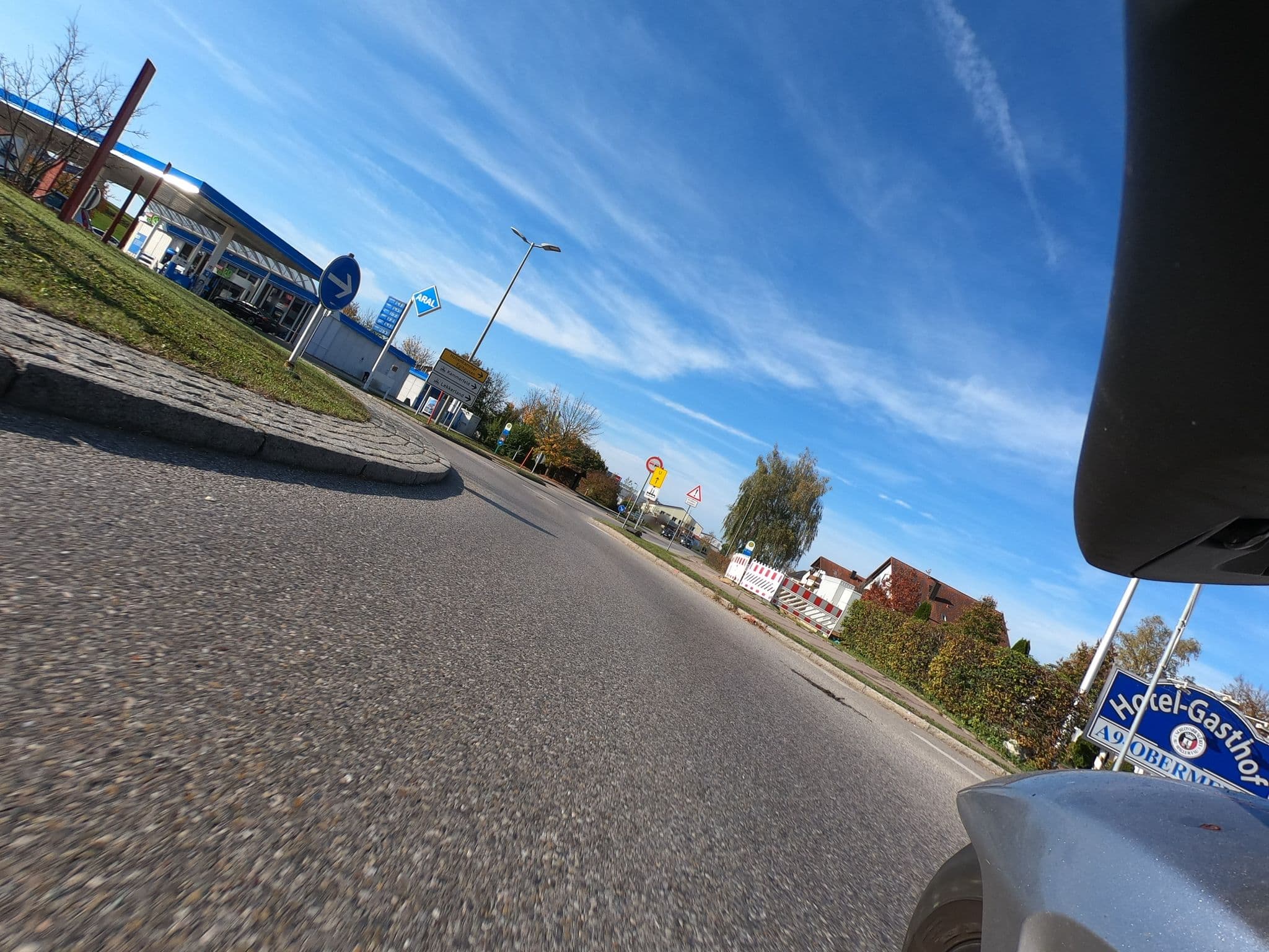 Street view near Hotel A9 Am Kreisverkehr, Allershausen — © schnitzelwagen (CC BY-SA · Mapillary)