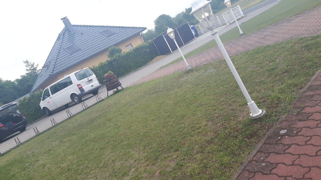 Street view near Am Schiffshebewerk, Oderberg — © changchun1 (CC BY-SA · Mapillary)