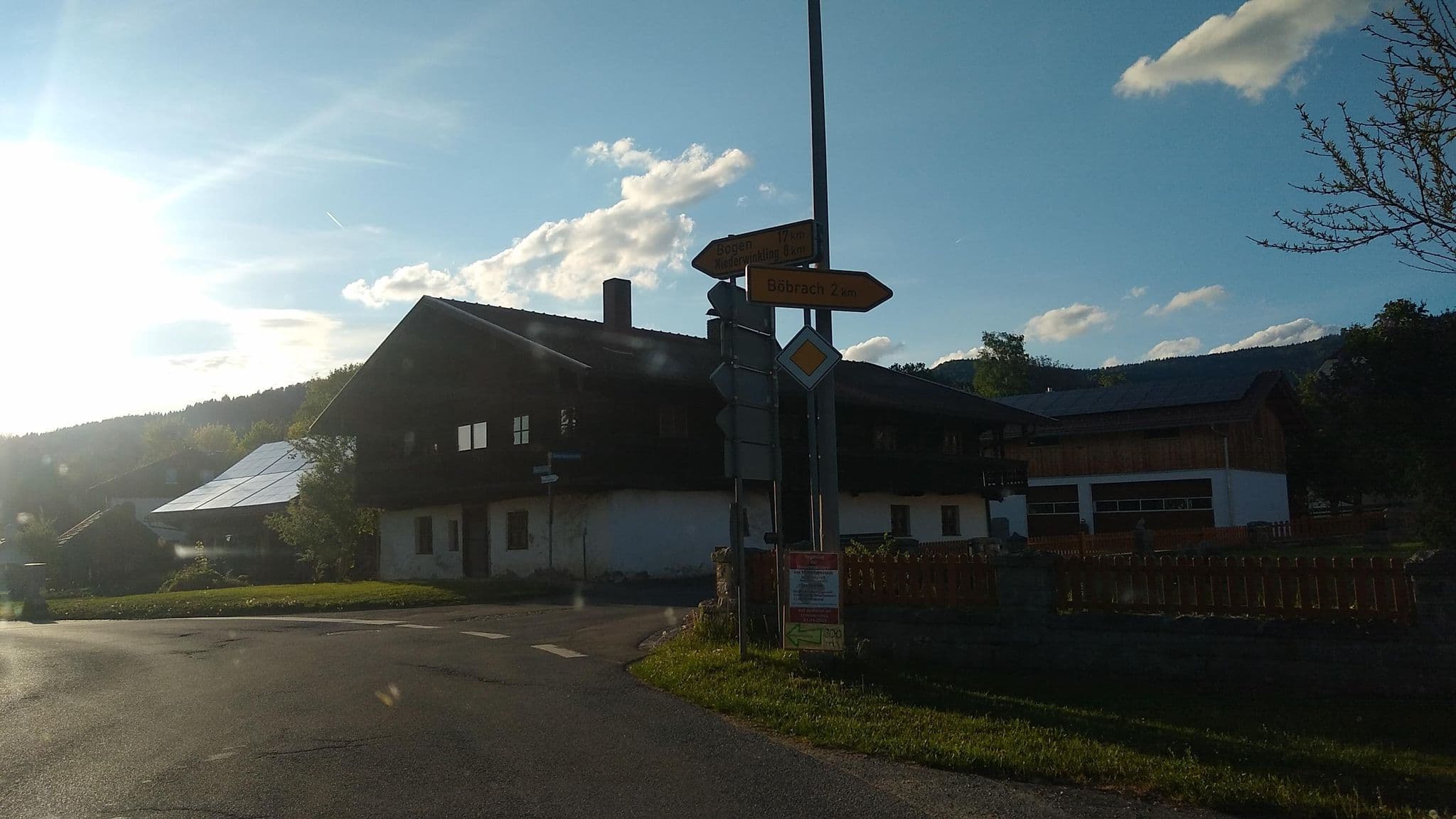 Street view near Frühstückspension Mayer-Schller, Bernried — © wegavision (CC BY-SA · Mapillary)
