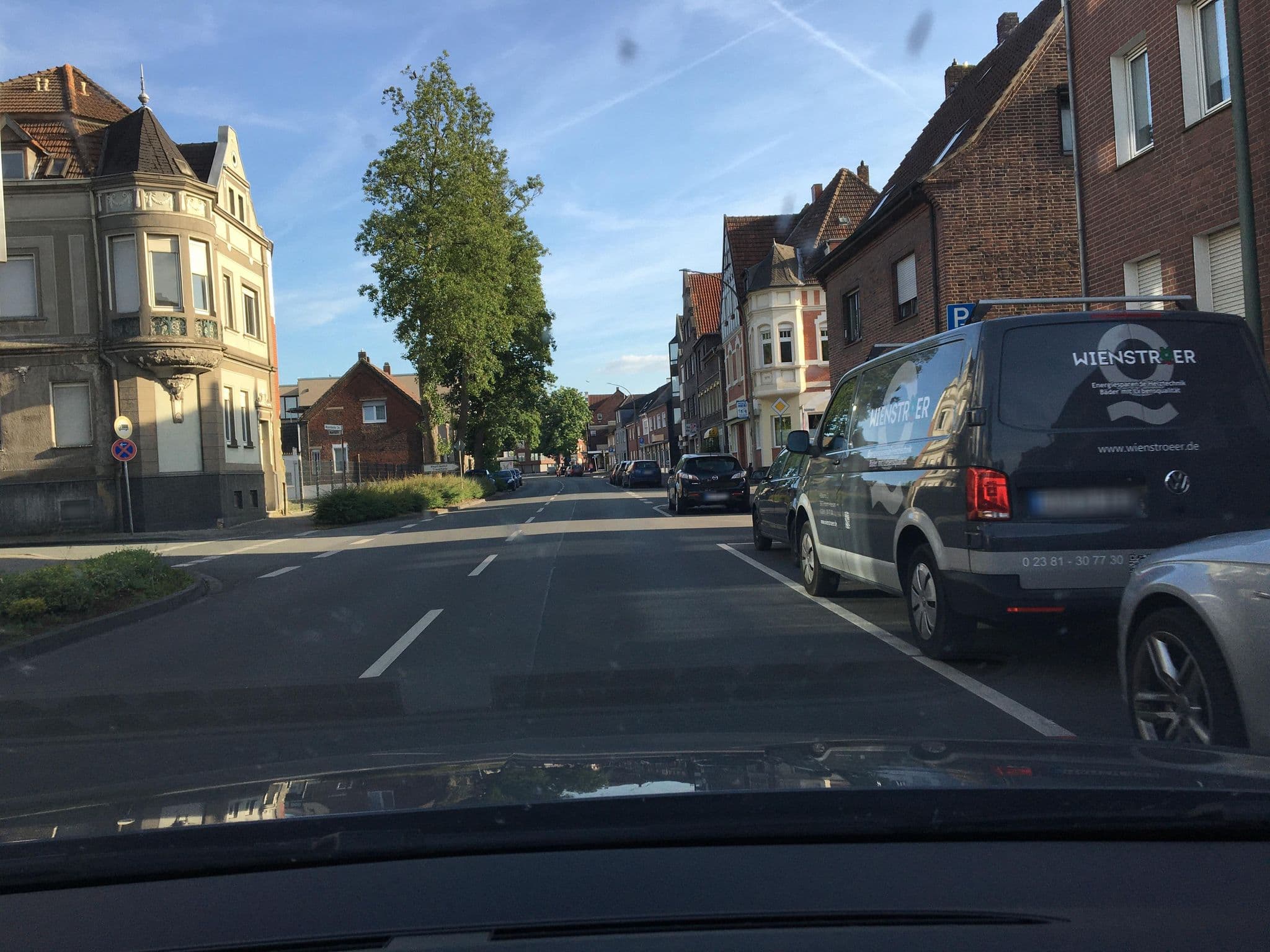 Street view near Art-Hotel, Ahlen — © heetENkoel (CC BY-SA · Mapillary)
