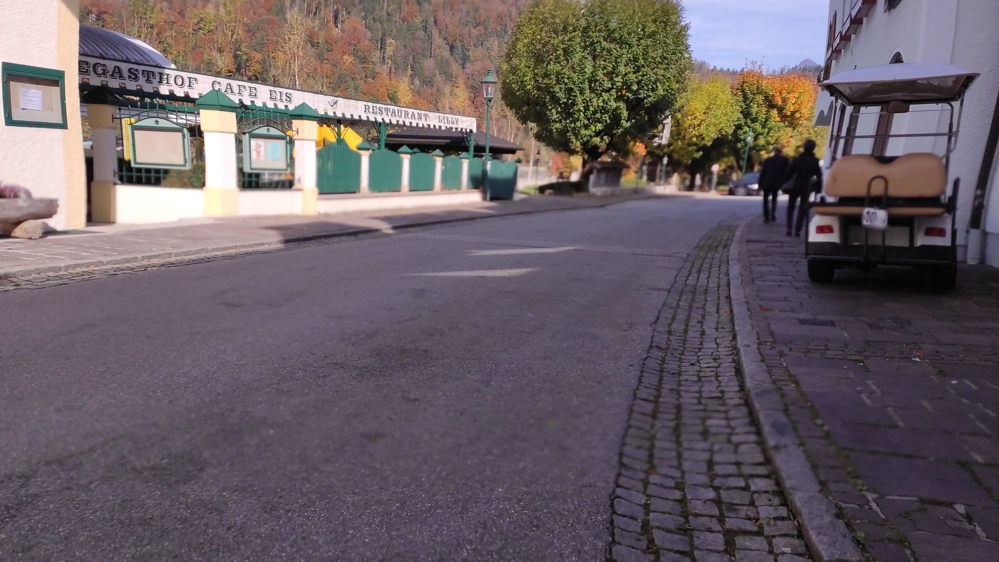 Street view near Hotel Kirchenwirt, Strobl — © consens_verkehrsplanung (CC BY-SA · Mapillary)