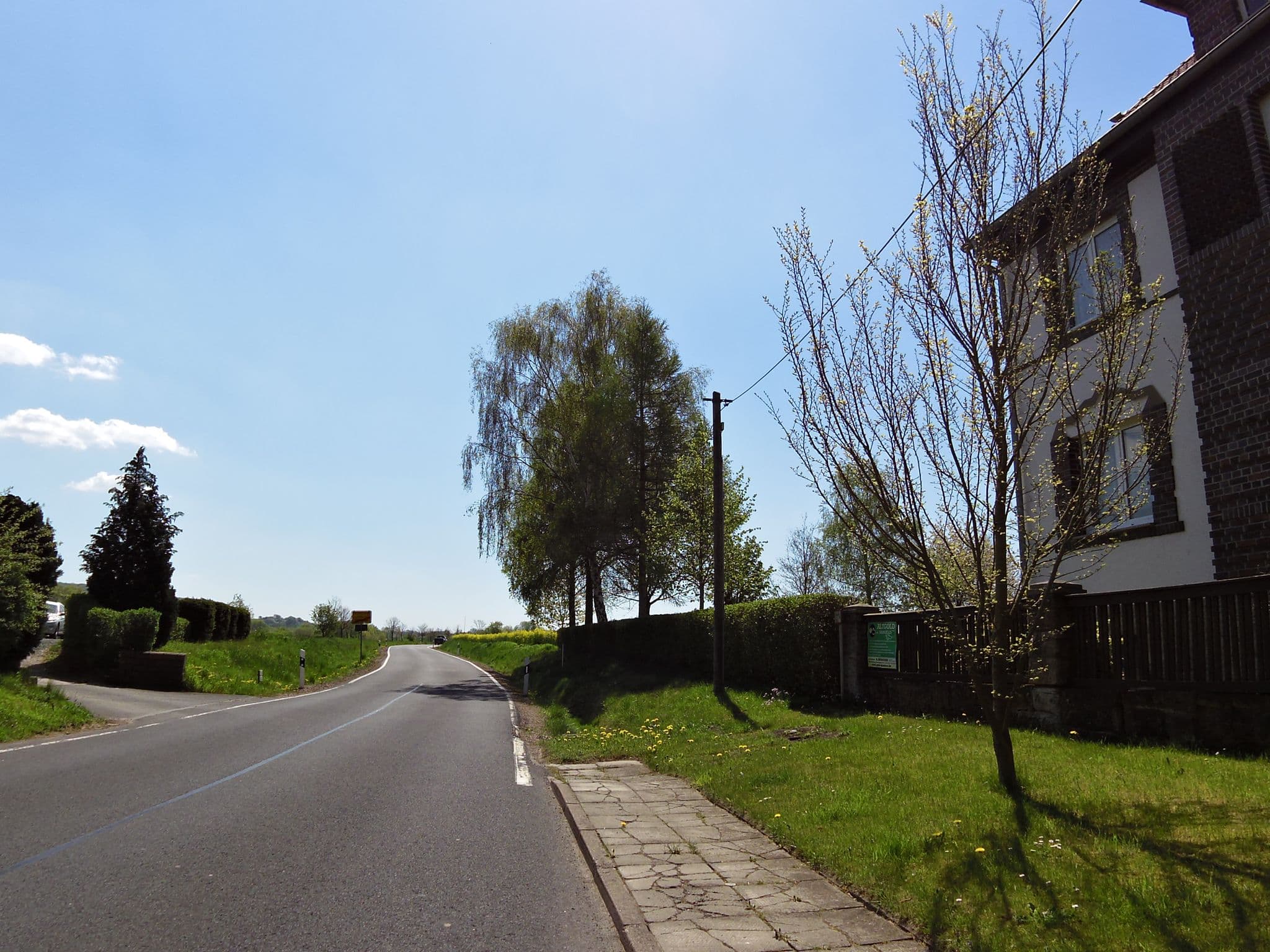 Street view near Auszeit Lindigshof, Marksuhl — © zoegglmeyr (CC BY-SA · Mapillary)