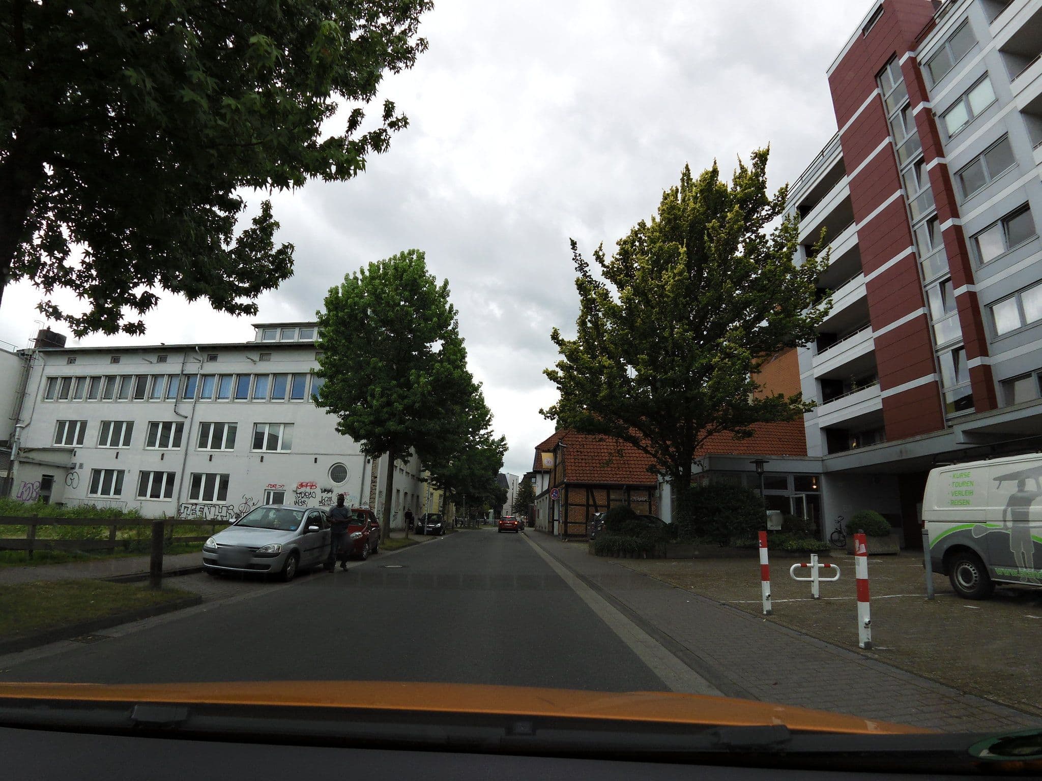 Street view near HIIVE Oldenburg, Oldenburg — © moenk (CC BY-SA · Mapillary)