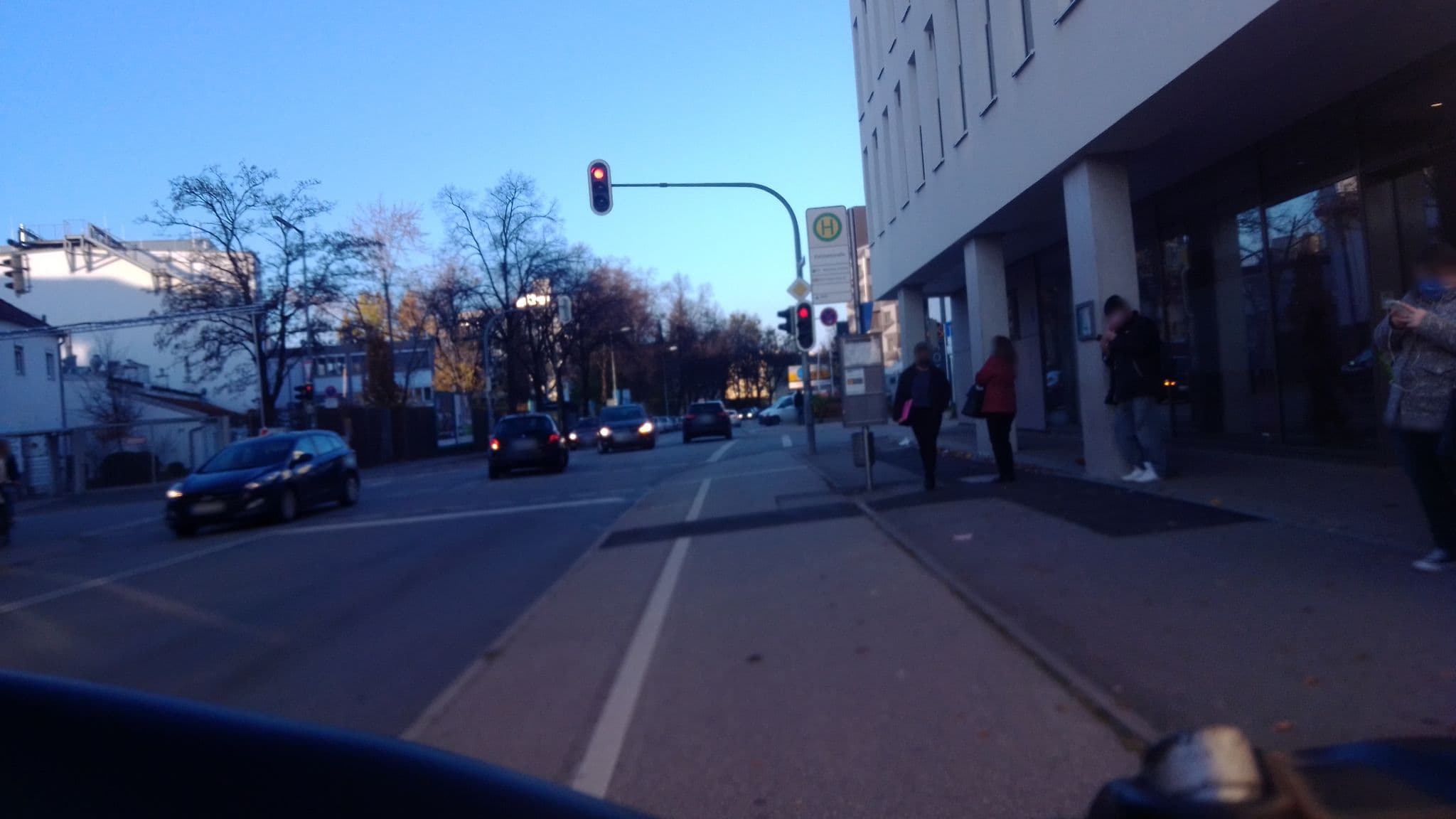 Street view near Leonardo City South, Pullach im Isartal — © alexanderpichle (CC BY-SA · Mapillary)
