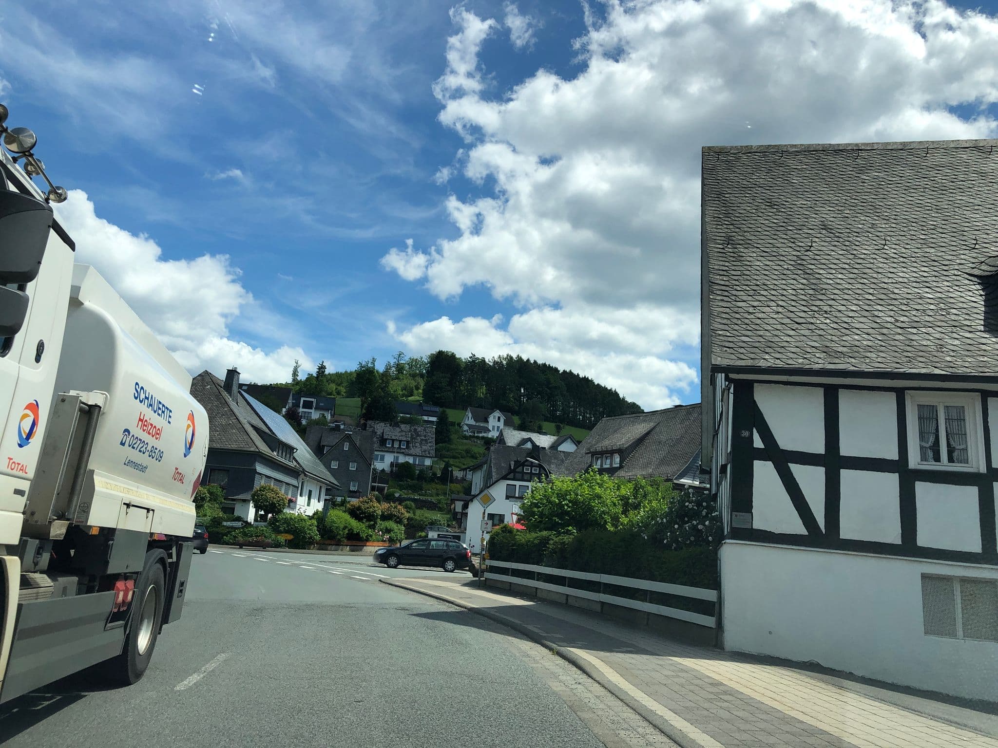 Street view near Gasthof Röhrig, Schmallenberg — © chuck (CC BY-SA · Mapillary)