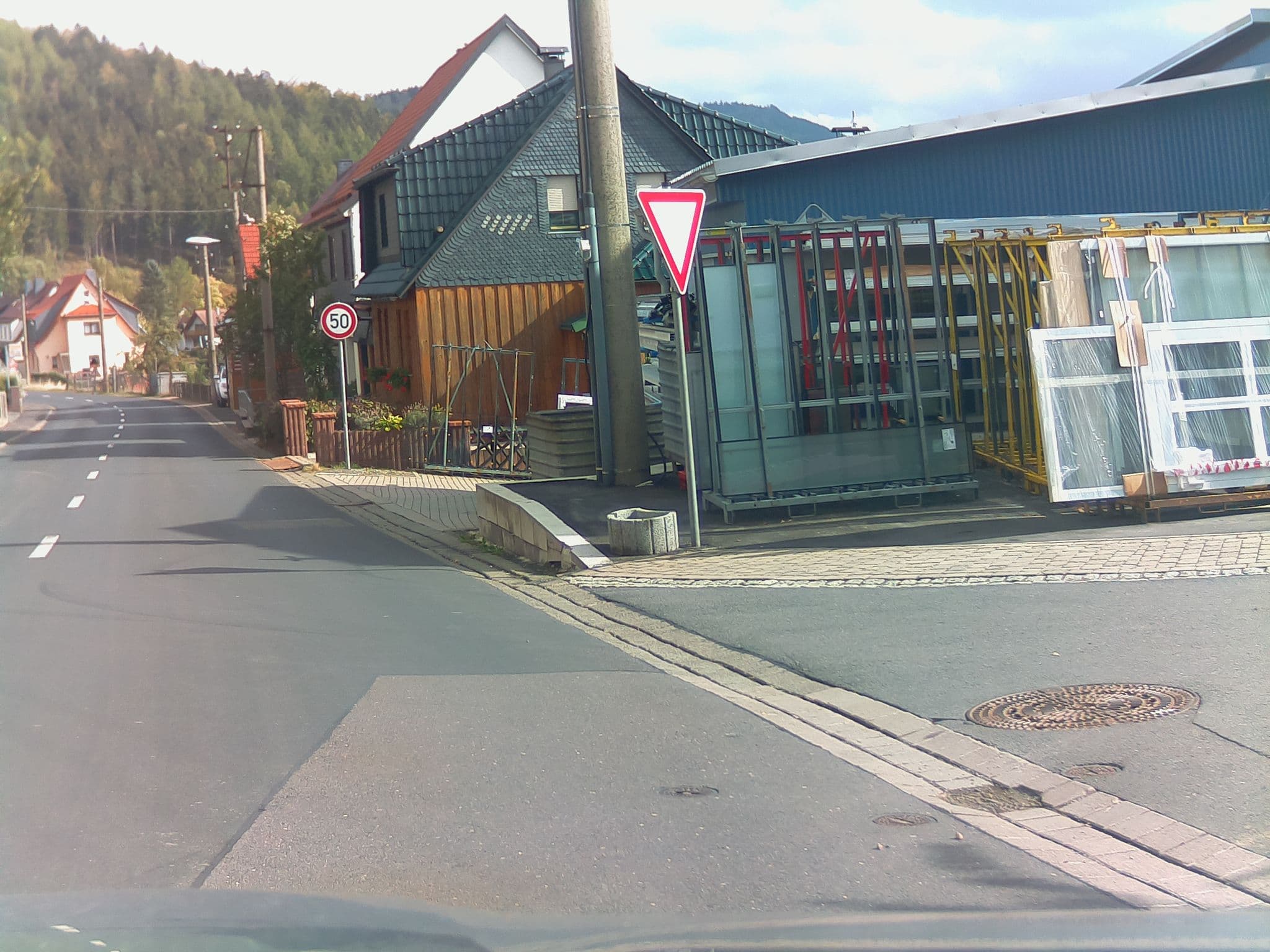 Street view near Gasthaus Zum Rennsteig, Steinbach-Hallenberg — © ramap (CC BY-SA · Mapillary)