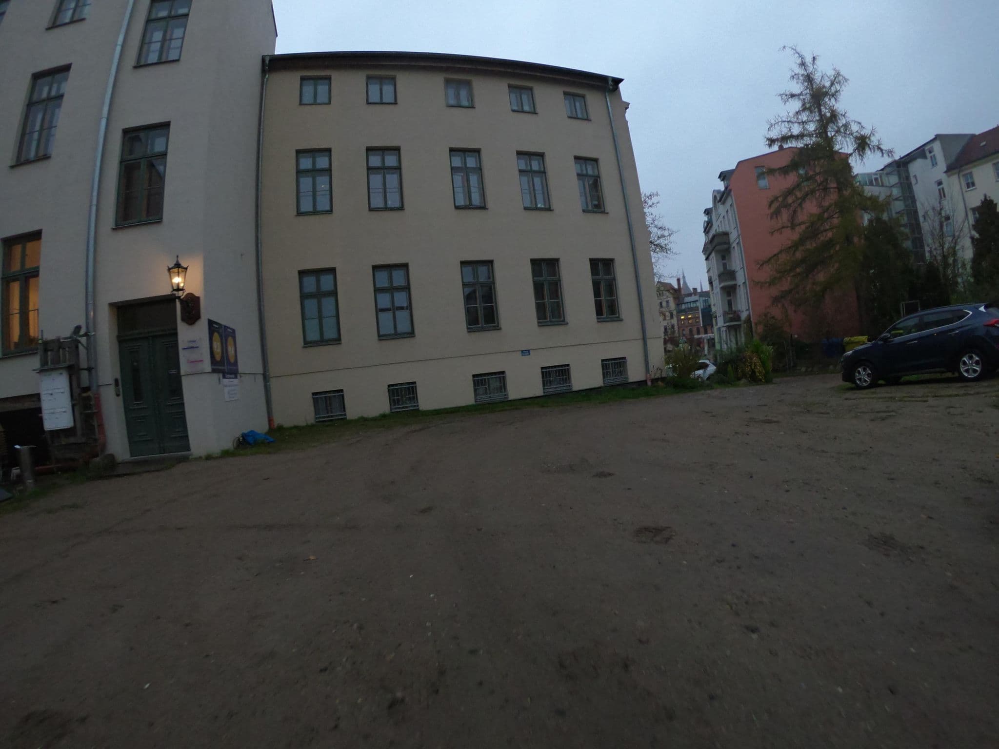Street view near Stadtvilla An der Viergelindenbrücke, Rostock — © 8of9 (CC BY-SA · Mapillary)