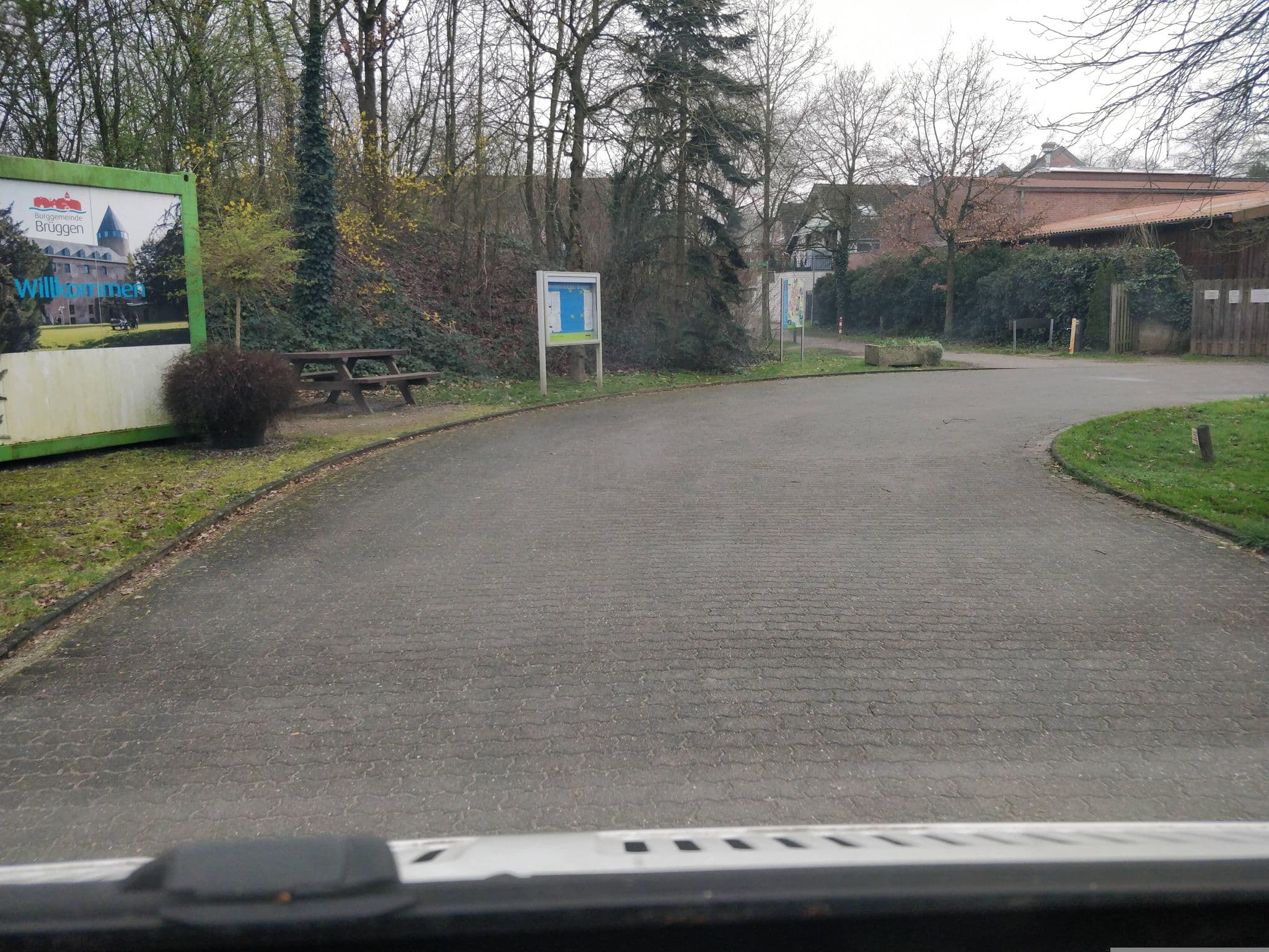 Street view near Wohnmobilstellplatz Brüggen, Brüggen — © raymond (CC BY-SA · Mapillary)