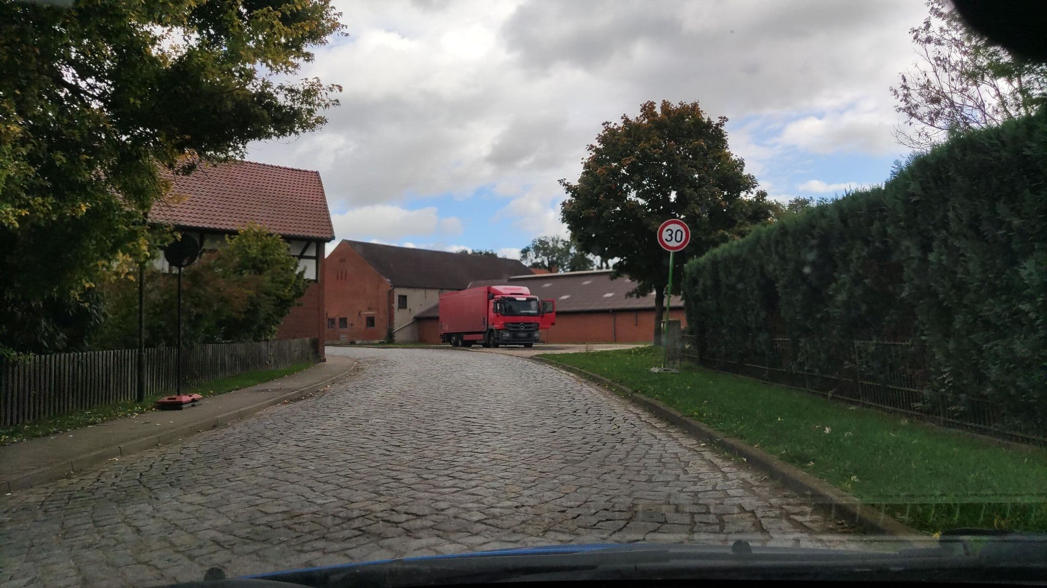 Street view near Astraea, Pretzier — © hotteliene (CC BY-SA · Mapillary)