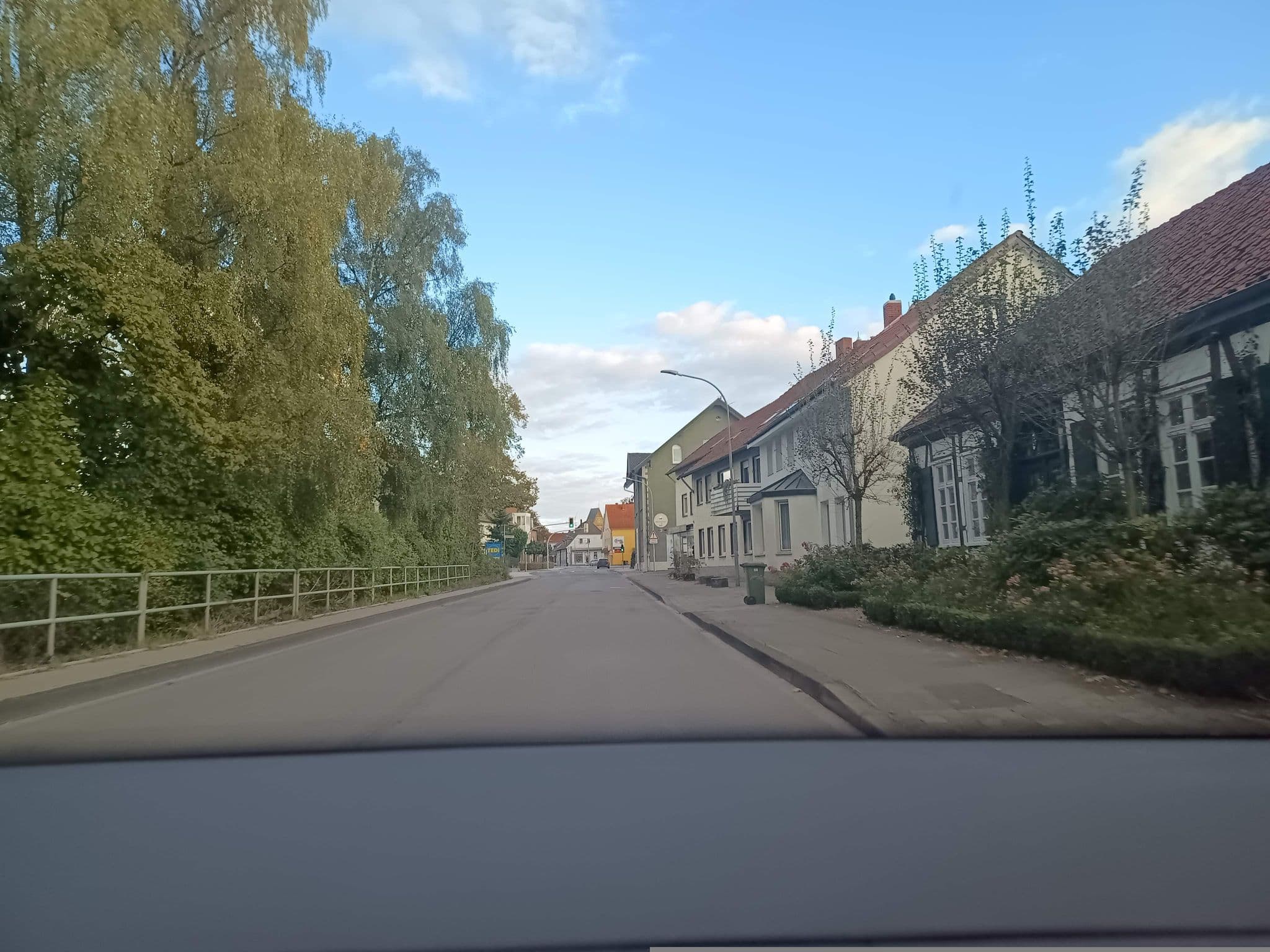 Street view near B&B Rosindell-Cottage, Halle — © zuse (CC BY-SA · Mapillary)