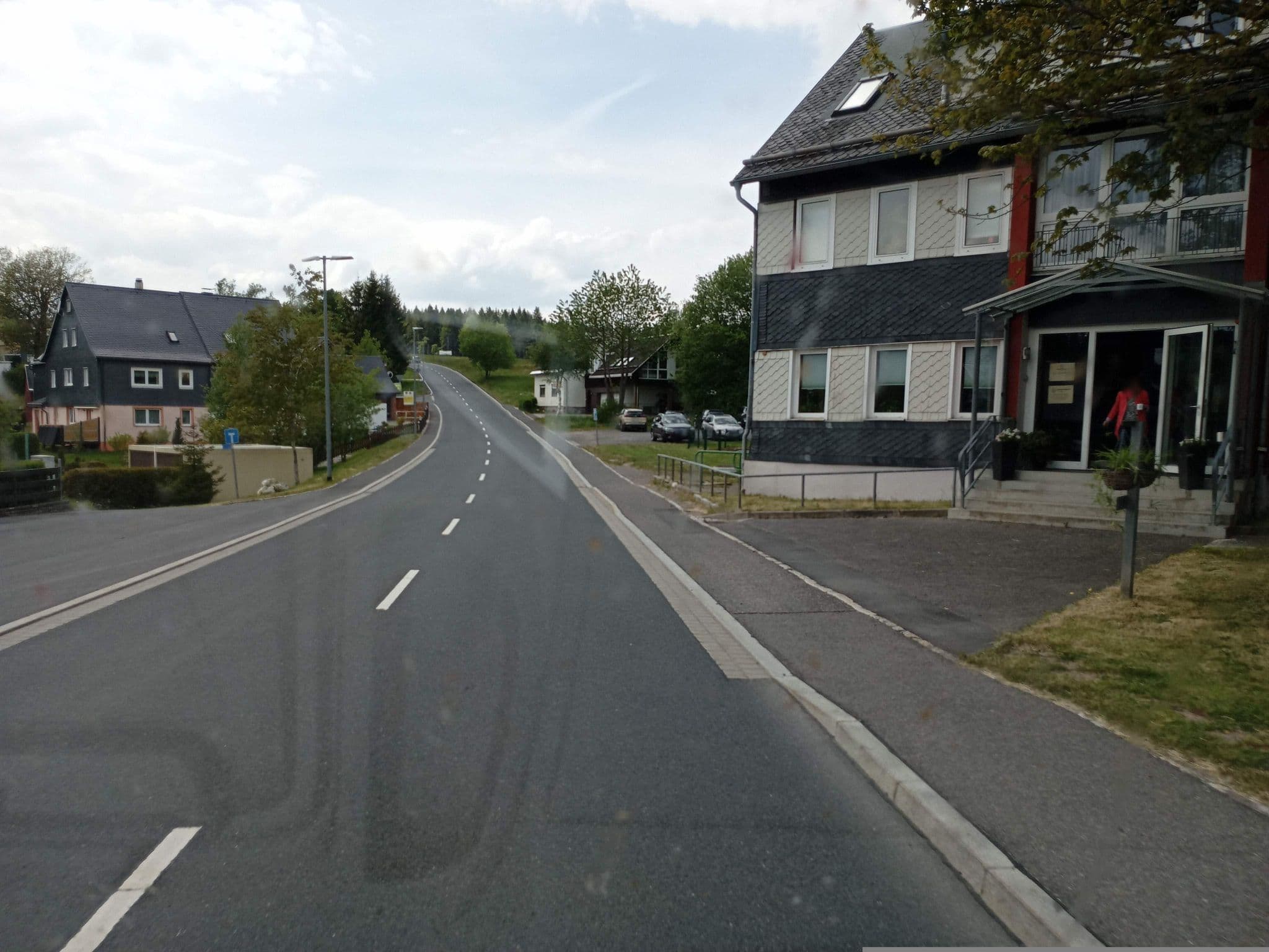 Street view near Haus Rosenbaum, Steinheid — © atze02 (CC BY-SA · Mapillary)