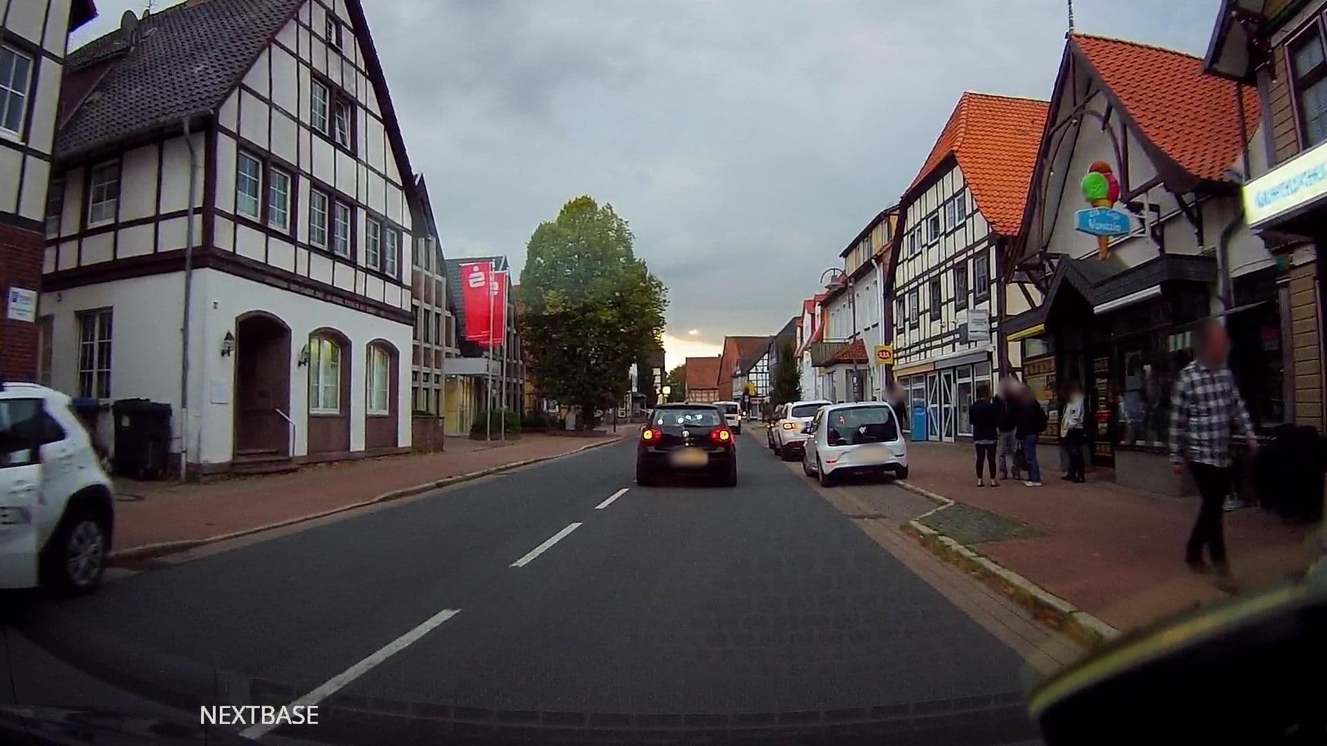 Street view near Hotel Deutsches Haus, Aerzen — © derlipper (CC BY-SA · Mapillary)