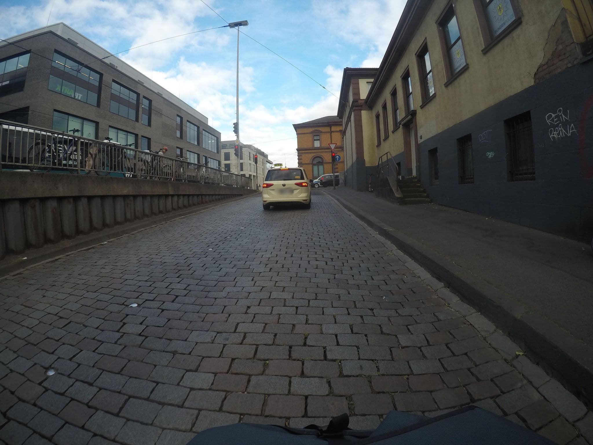Street view near iboarding, Bonn — © mfa (CC BY-SA · Mapillary)