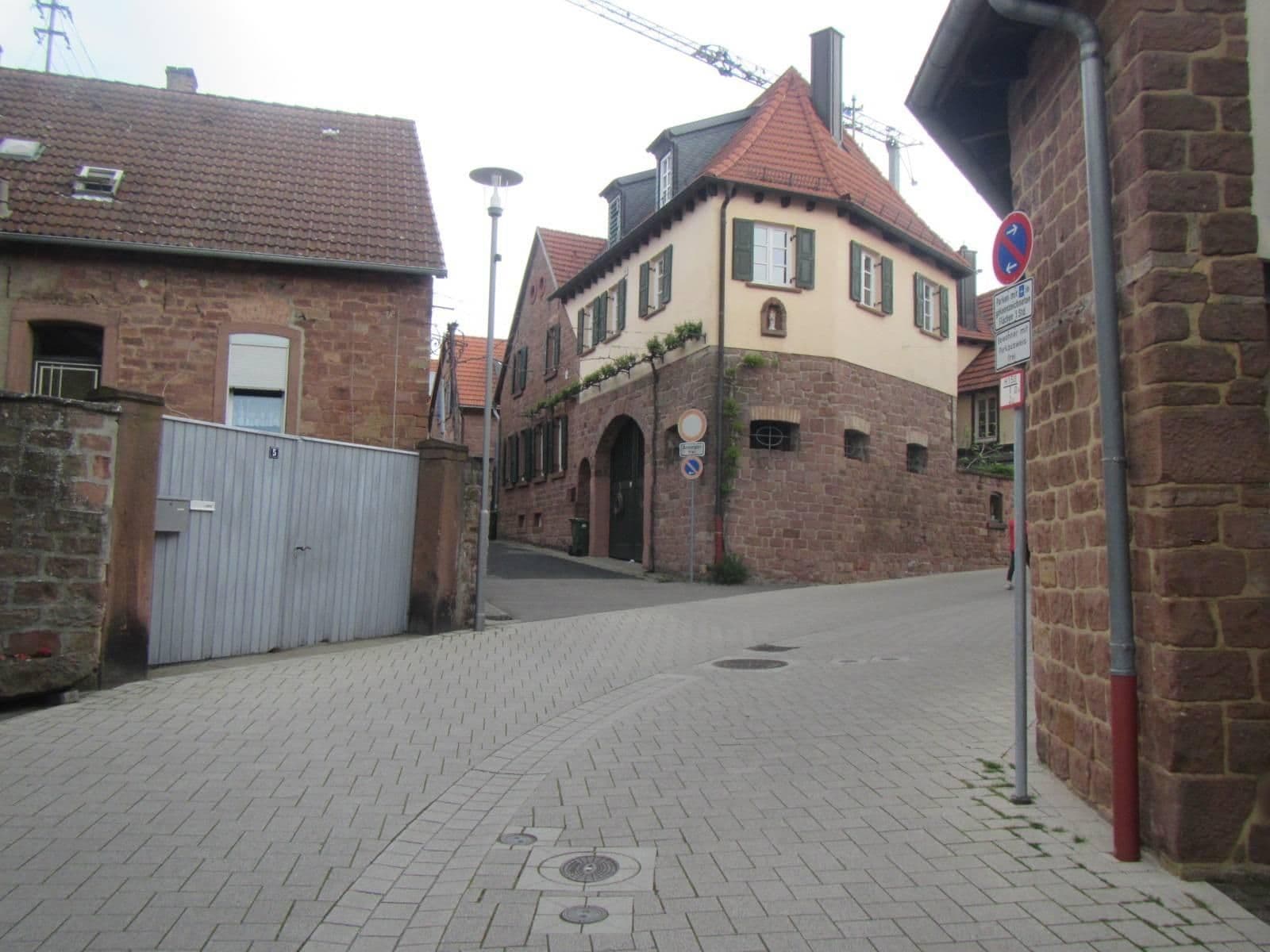 Street view near Gästehaus-Weingut Schreieck, Sankt Martin — © VIA_TZ (CC BY-SA · Mapillary)