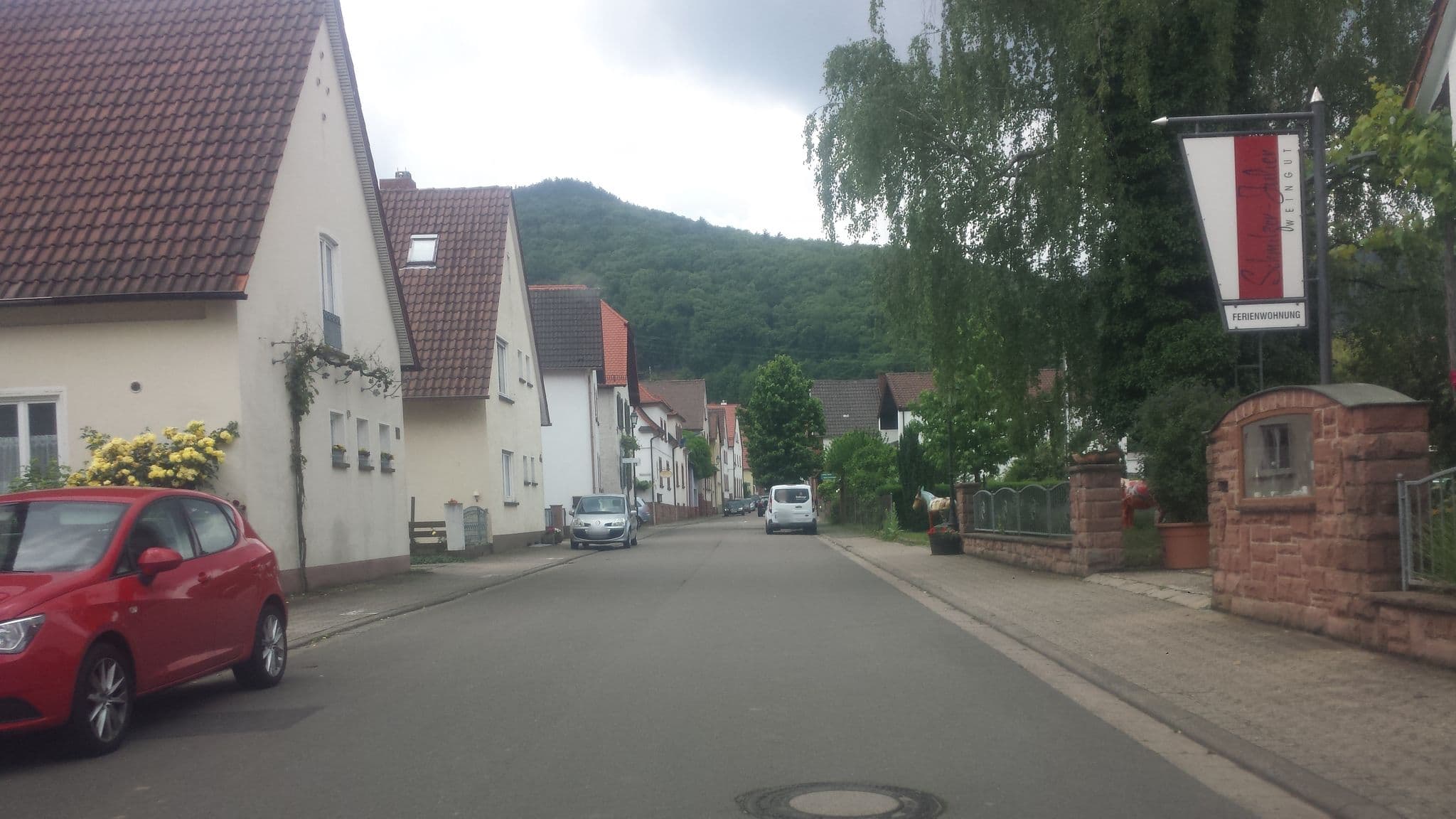 Street view near Wohnmobilstellplatz Weingut Schmitzer-Julier, Ilbesheim — © wegavision (CC BY-SA · Mapillary)
