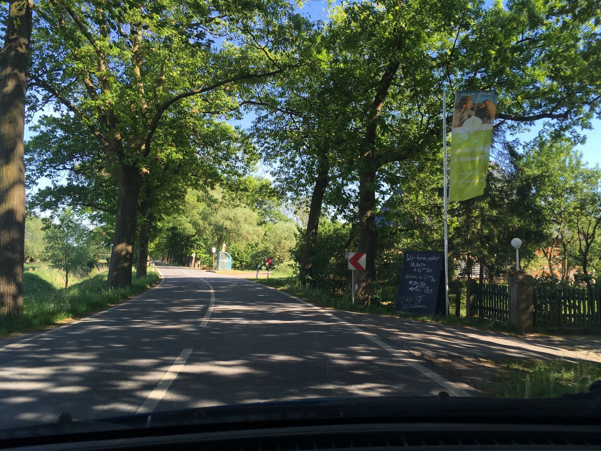 Street view near Alter Hof am Elbdeich Wohnmobil Stellplätze, Dömitz — © hotteliene (CC BY-SA · Mapillary)