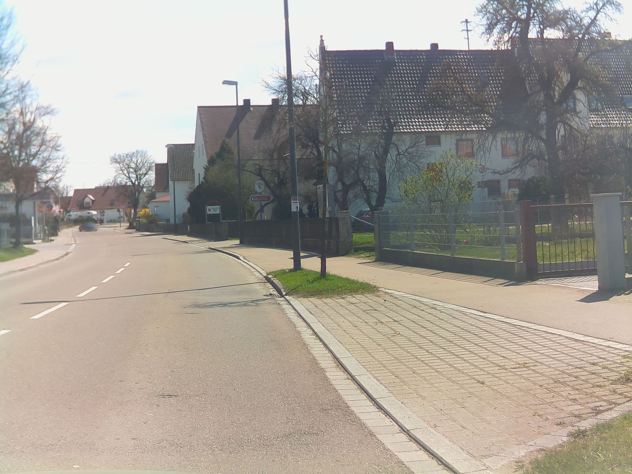 Street view near Hotel Schlemmerhütte, Langweid — © ramap (CC BY-SA · Mapillary)
