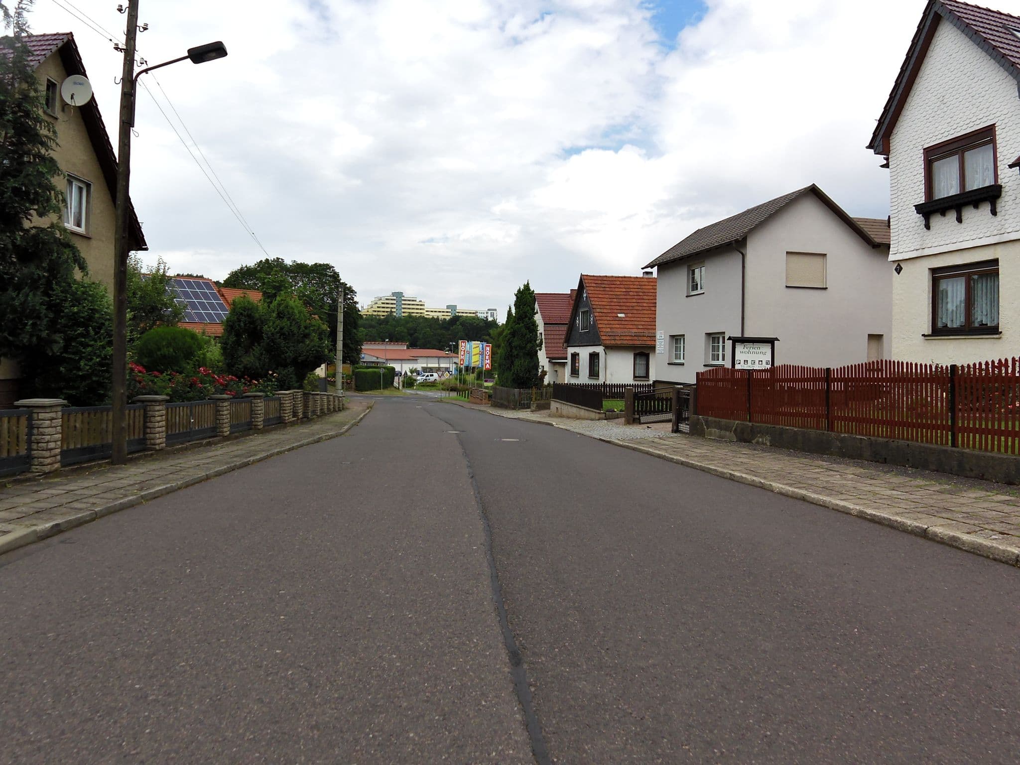 Street view near Ferienwohnung Haus am Kurpark „Winkelhof“, Tabarz — © zoegglmeyr (CC BY-SA · Mapillary)