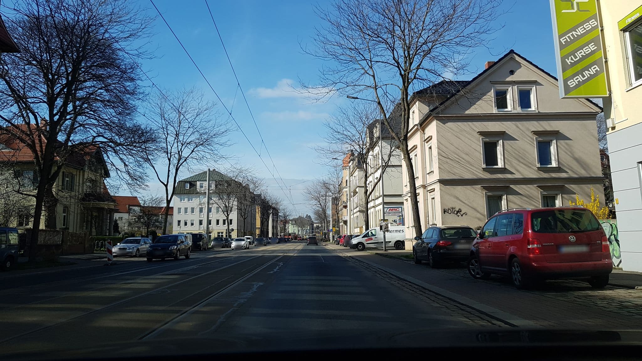 Street view near Elbinsel Apartments, Mickten — © rororo (CC BY-SA · Mapillary)