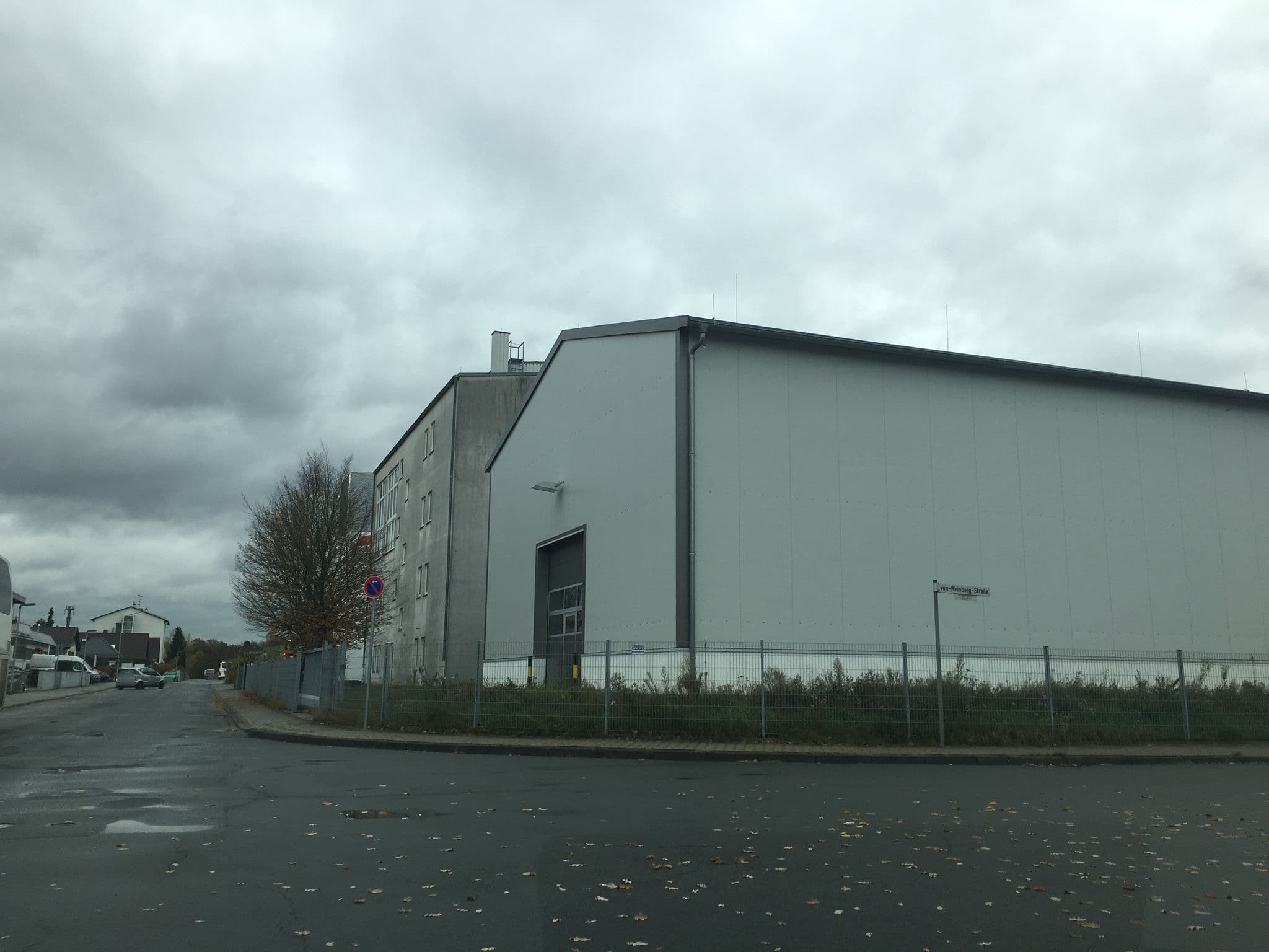 Street view near Airport Hotel Walldorf, Mörfelden-Walldorf — © chuck (CC BY-SA · Mapillary)