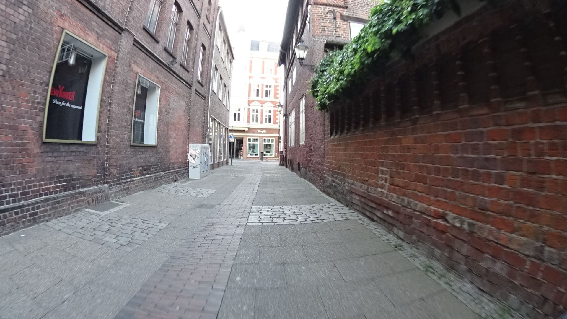 Street view near N°8A BoardingHouse Lüneburg, Lüneburg — © rydor (CC BY-SA · Mapillary)