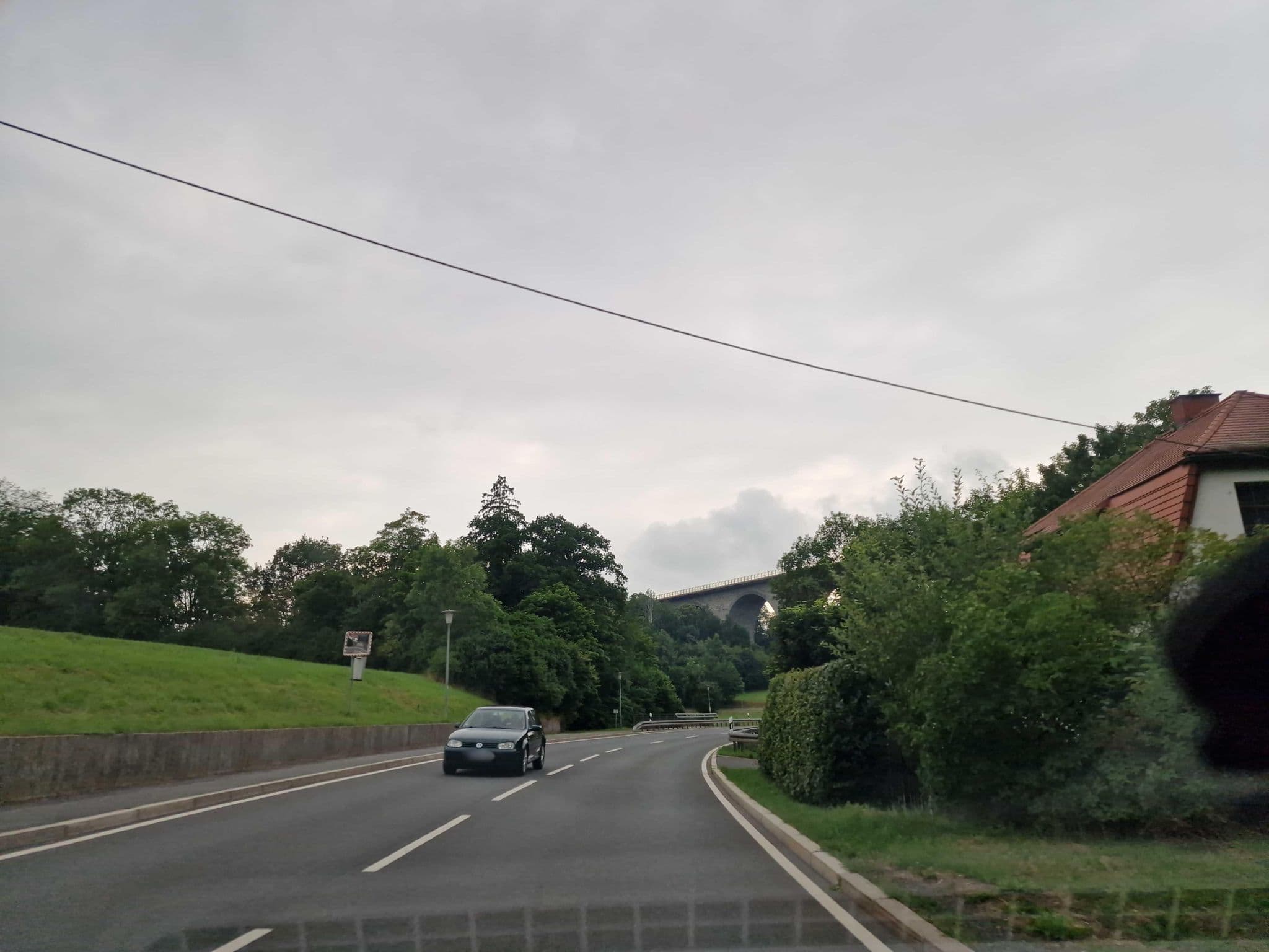 Street view near Pension Fischer - Zur Schlinge, Weischlitz — © canislupus (CC BY-SA · Mapillary)