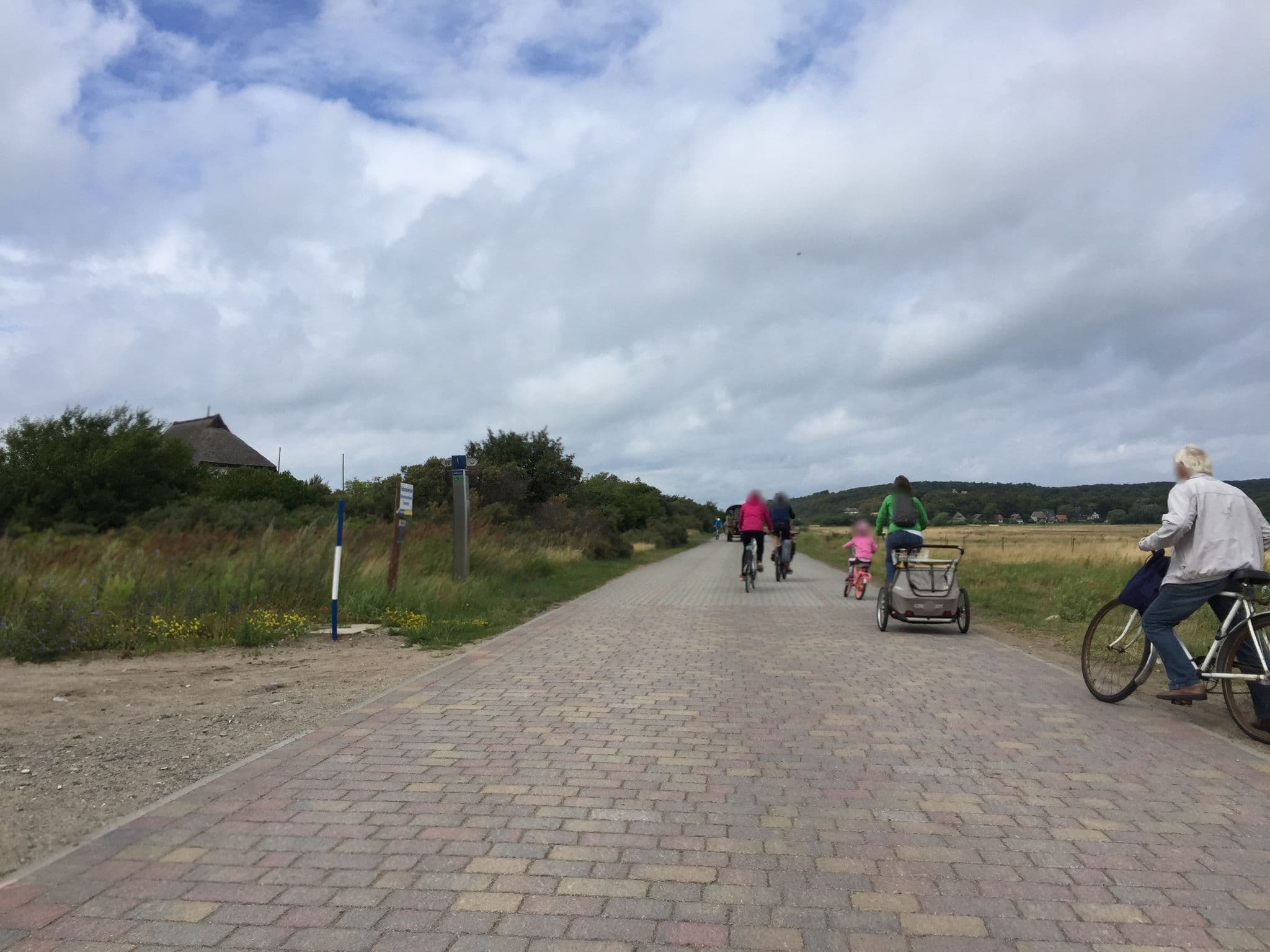 Street view near NO18, Hiddensee — © vicval (CC BY-SA · Mapillary)