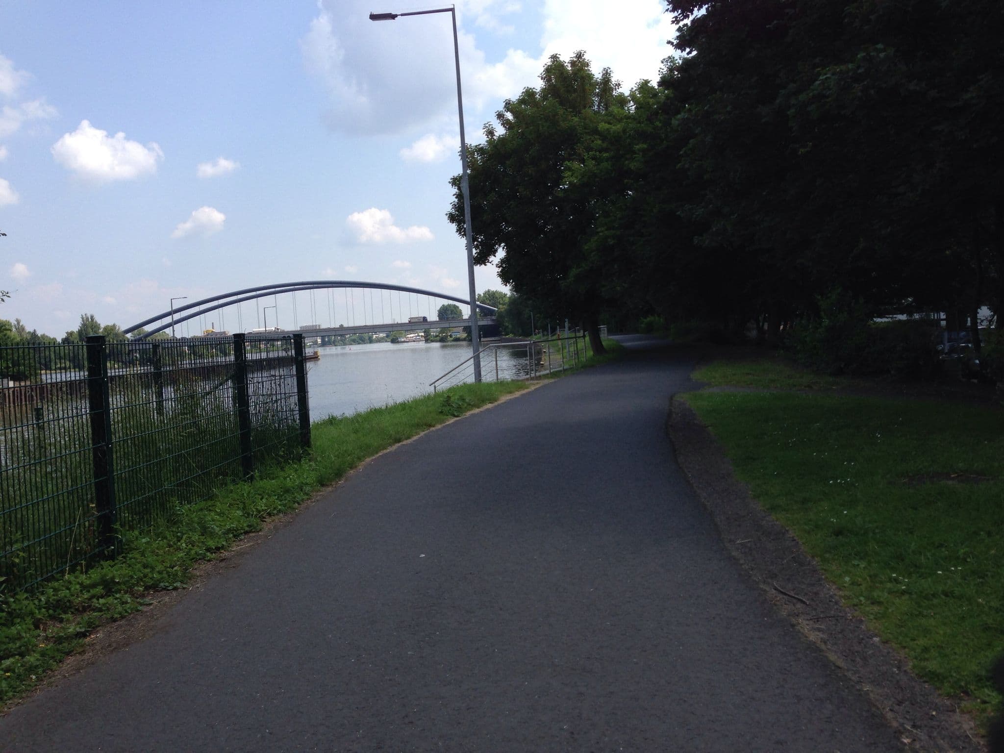 Street view near East Five Hotel, Offenbach — © flidolin (CC BY-SA · Mapillary)