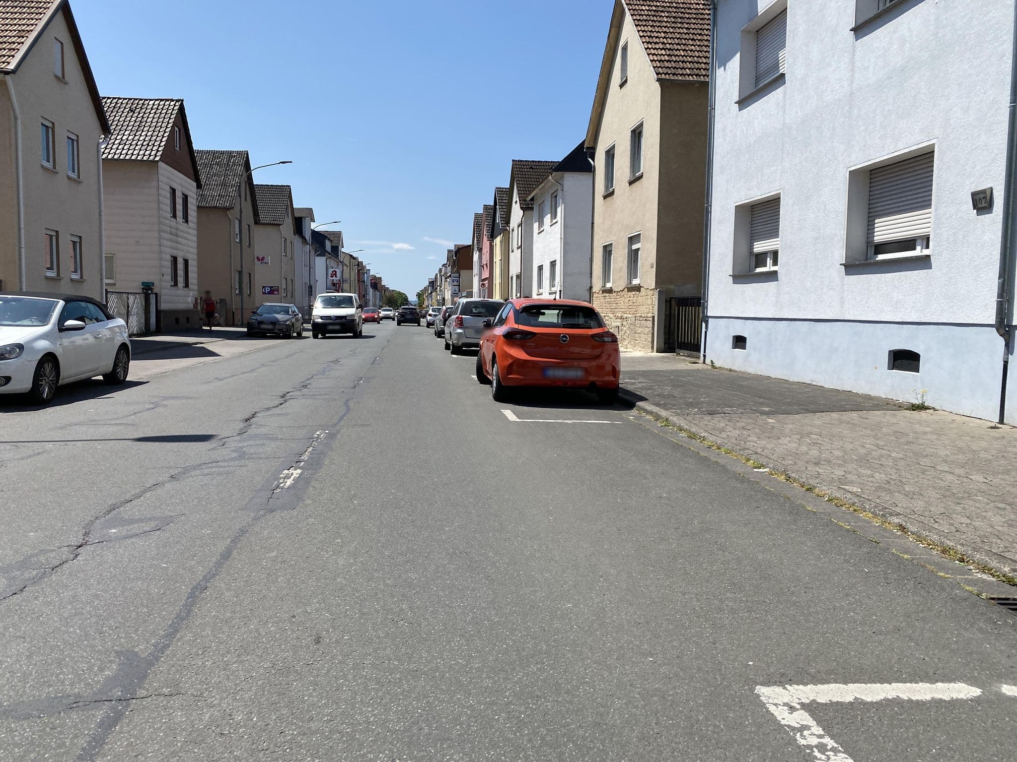 Street view near Hotel Weller, Wieseck — © troher15 (CC BY-SA · Mapillary)