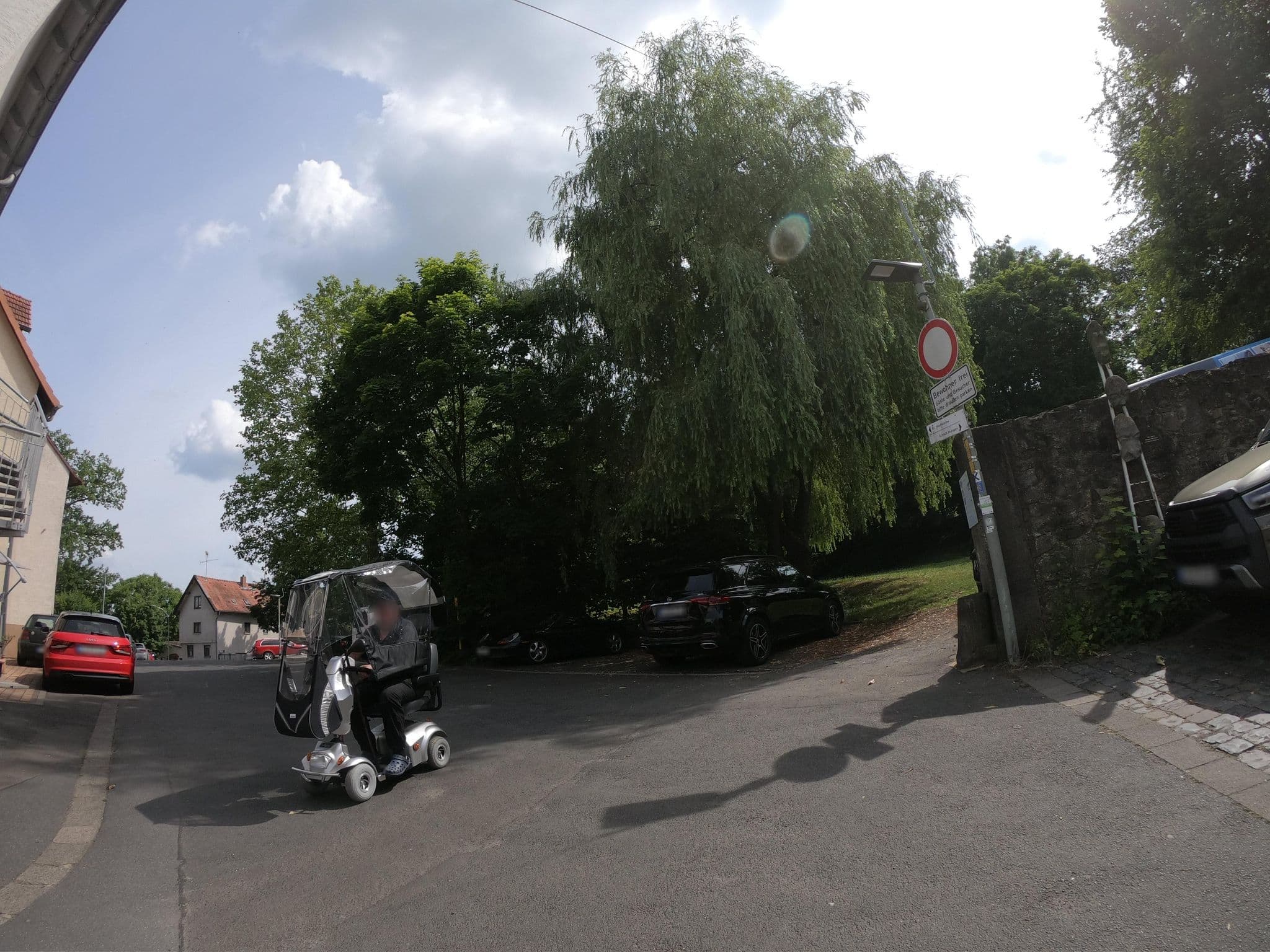 Street view near Elsa, Hungen — © grinninghamster (CC BY-SA · Mapillary)